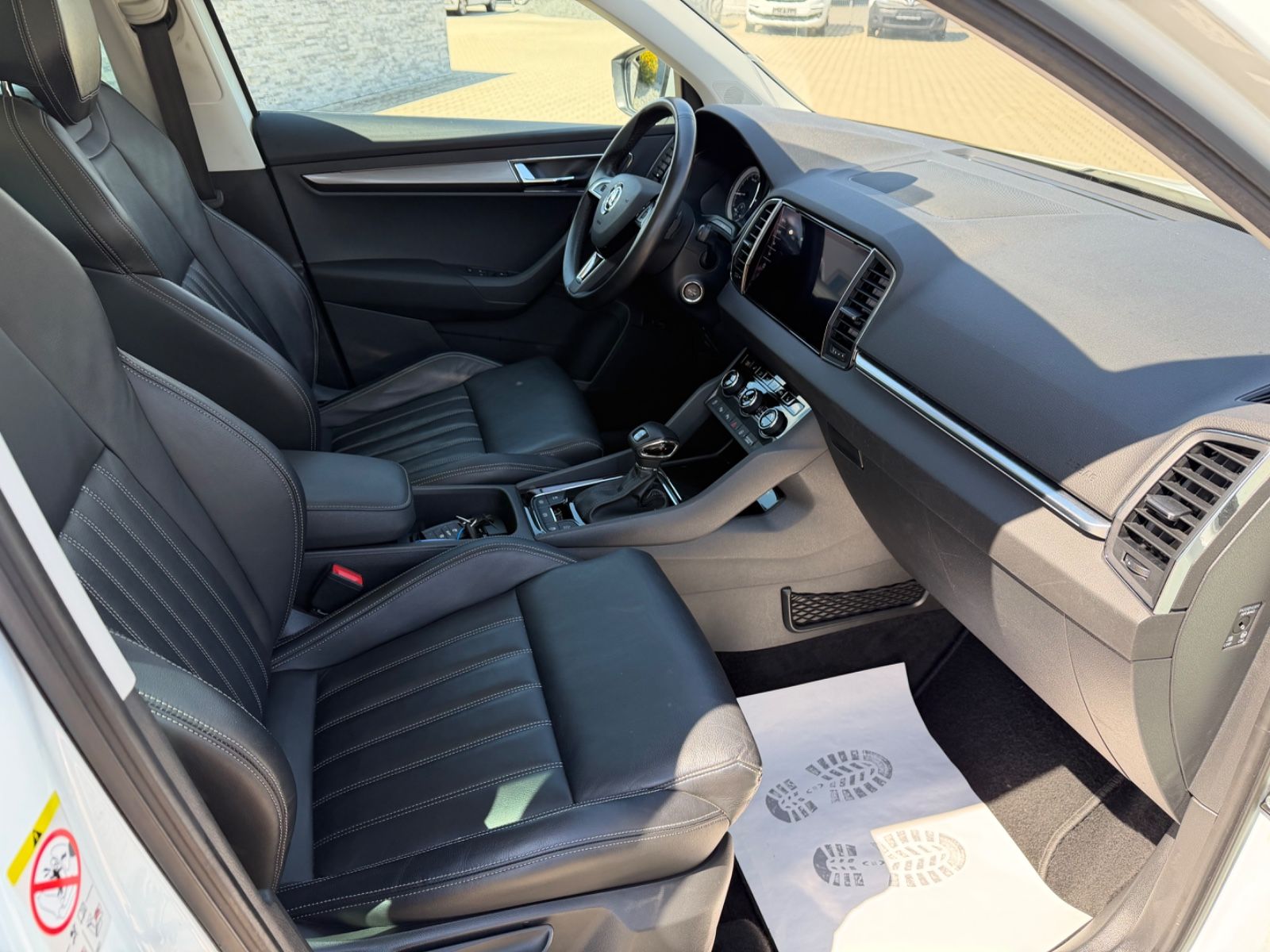 Fahrzeugabbildung SKODA Karoq 2.0 TDI Style°4x4°AHK°DSG°Pano°LED°Kamera°