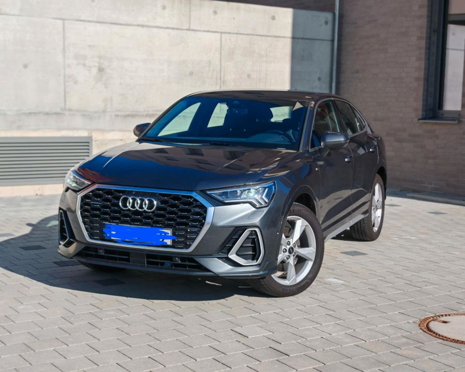 Image of Audi Q3