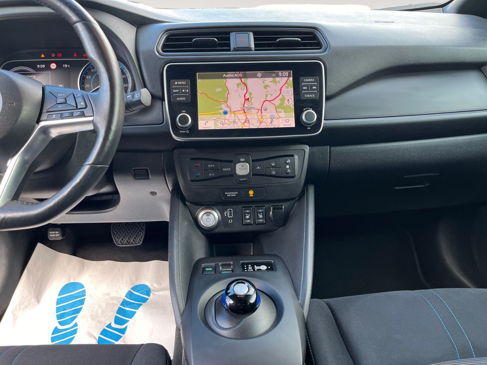 Fahrzeugabbildung Nissan Leaf 40KW/h - Acenta - 360°Kamera; SOH95%