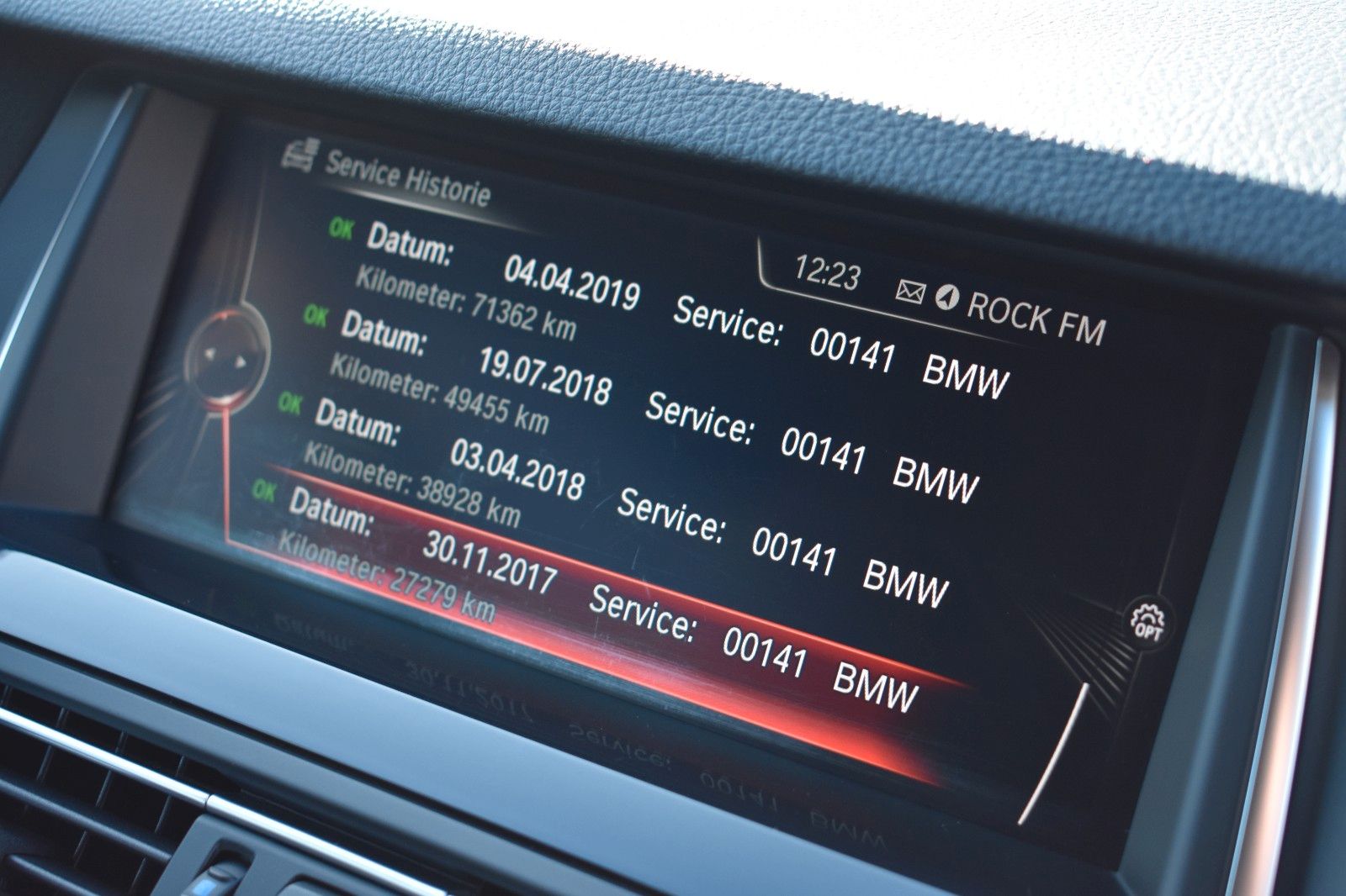 Fahrzeugabbildung BMW 530 d Touring ACC AHK HUD