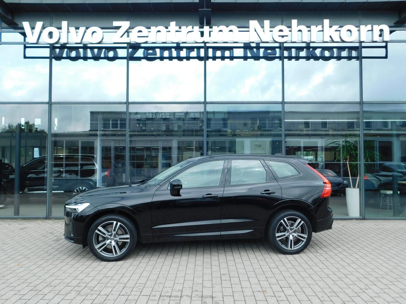 Fahrzeugabbildung Volvo XC60 B4 D Plus Dark
