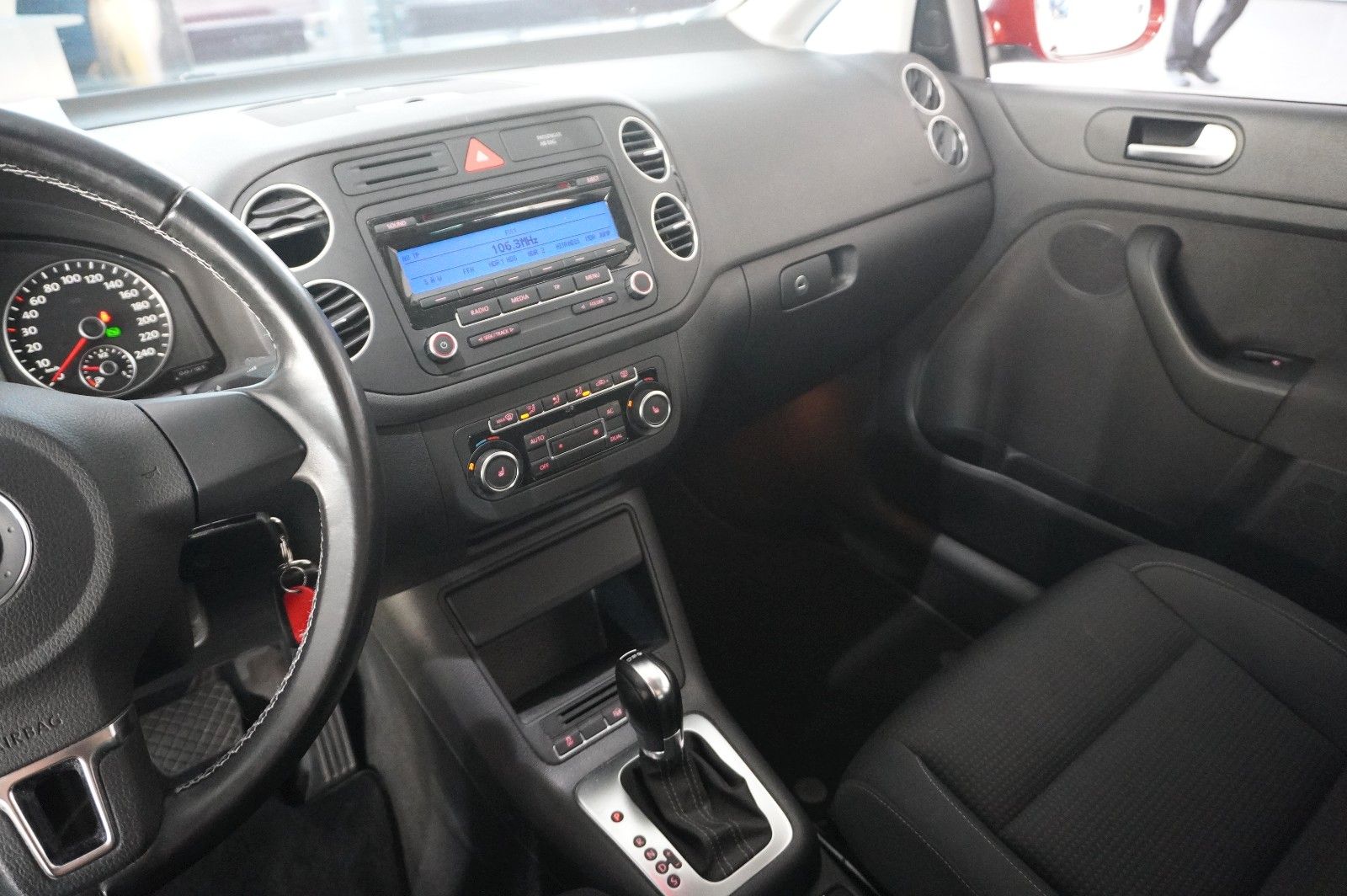 Fahrzeugabbildung Volkswagen Golf Plus VI TEAM 1.4 TSI DSG KLIMA/PDC/NEBEL/SH