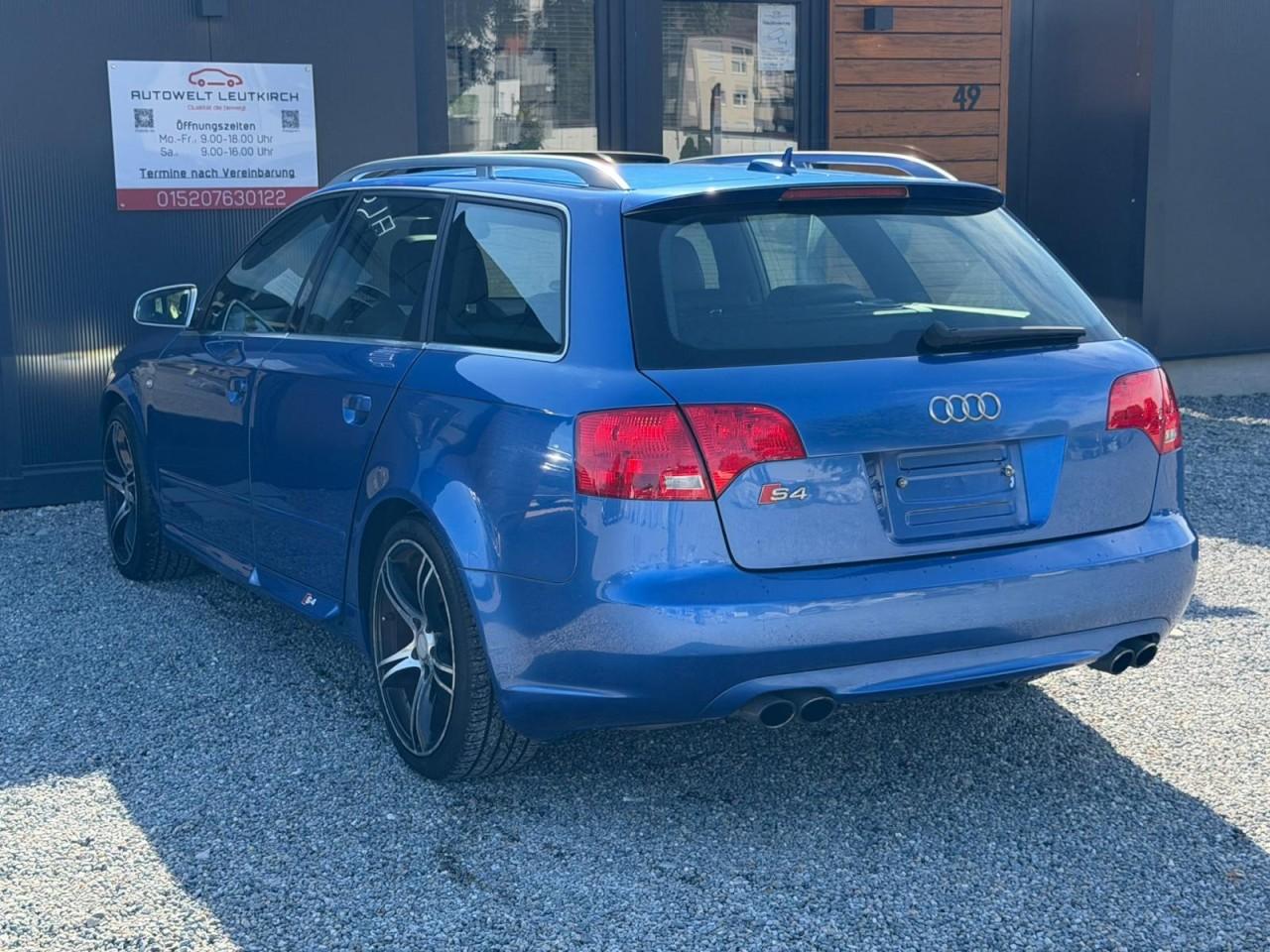 Audi S4 Avant 4.2 V8 344 ch BVM quattro / Toit ouvrant / Cuir / Sièges électriques à mémoire / Xénon