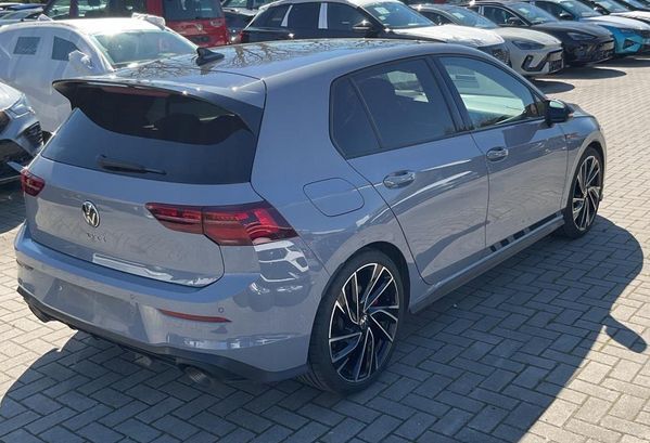 Volkswagen Golf VIII GTI Clubsport 2.0 TSI DSG | NAVI | LED foto 3