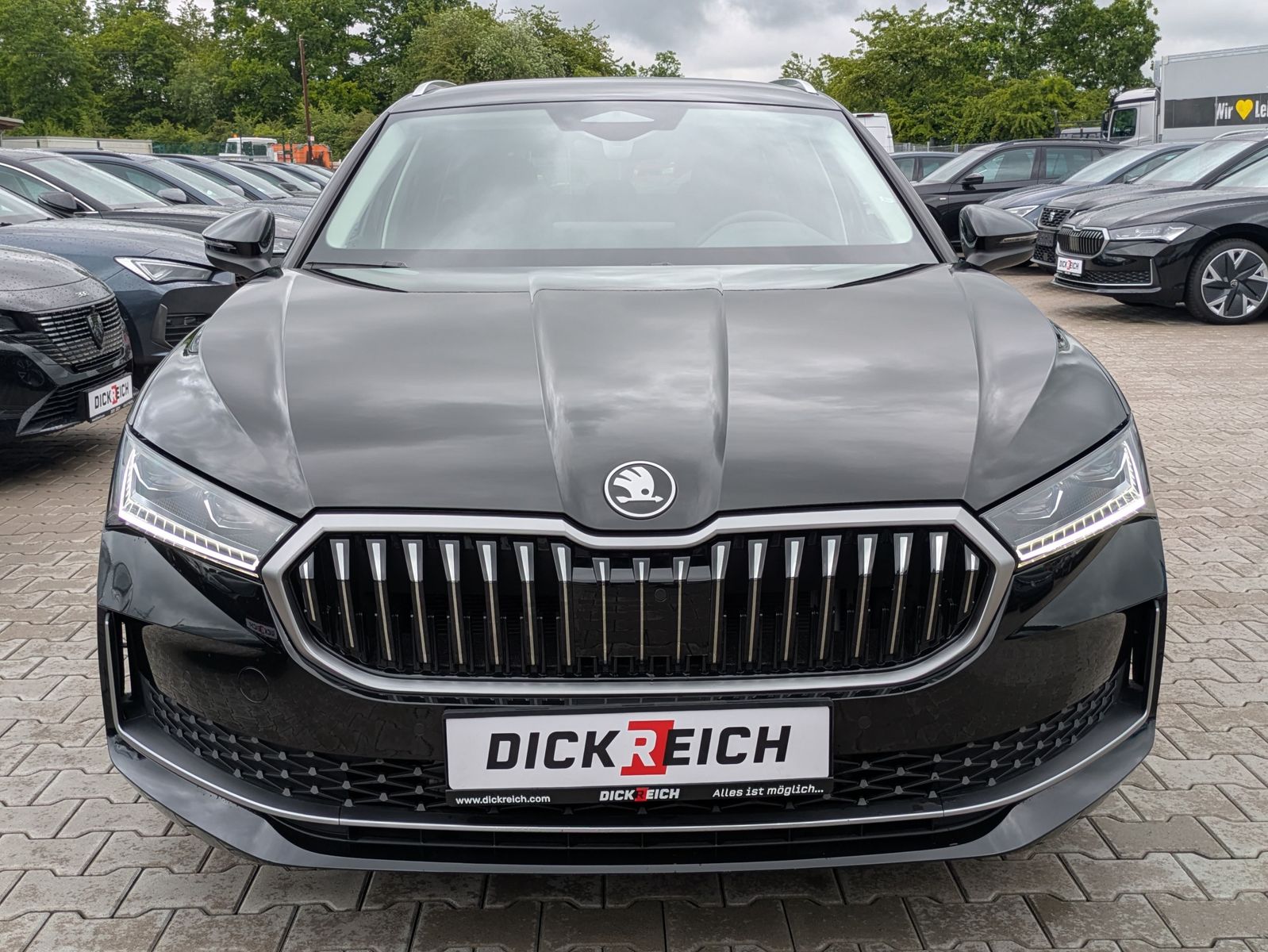 Fahrzeugabbildung SKODA Superb 2.0 TDI 4x4 Selection MATRIX*AHK*5J GAR.