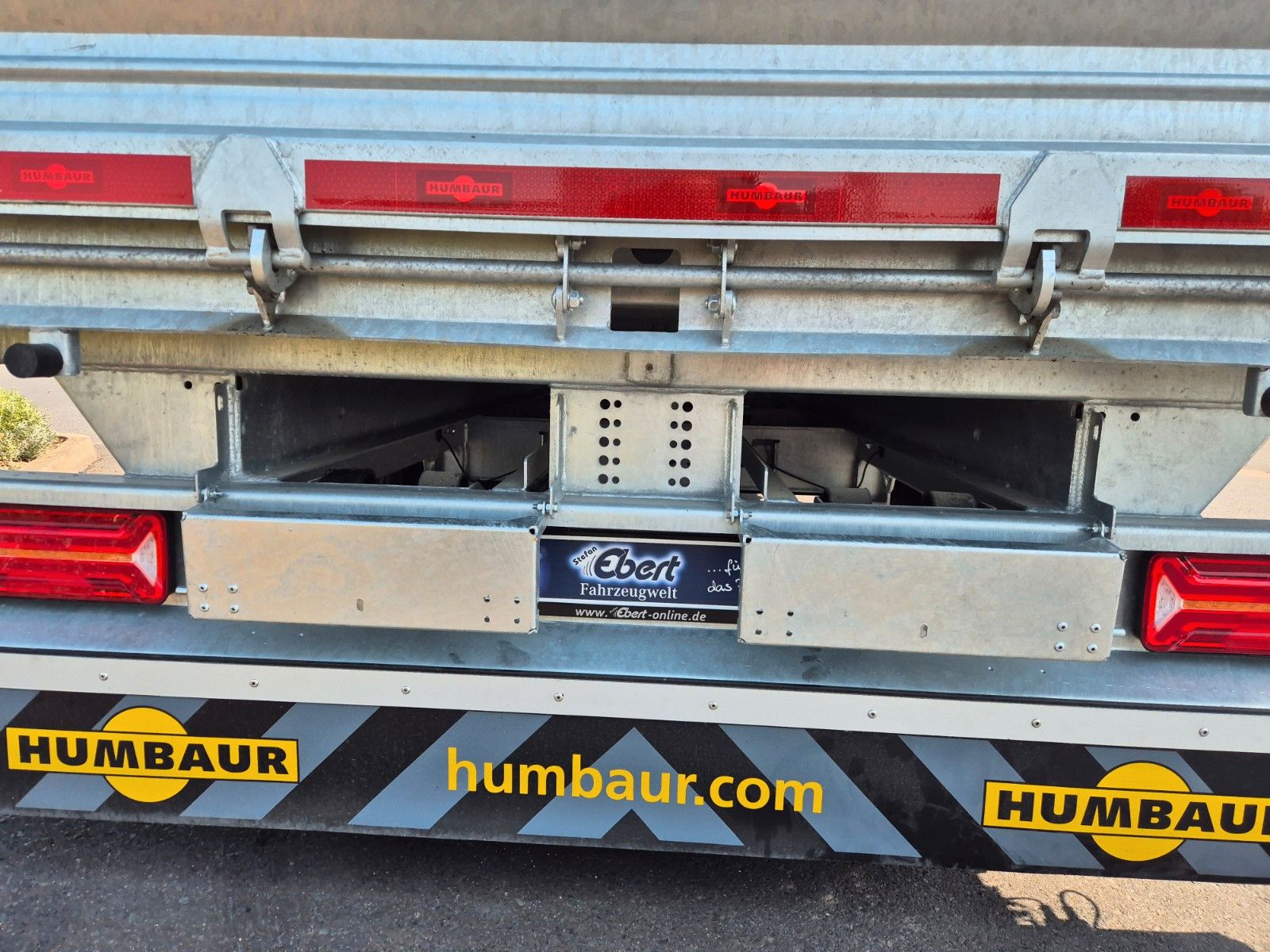 Fahrzeugabbildung Humbaur HTK 115524 Dreiseitenkipper vollverzinkt