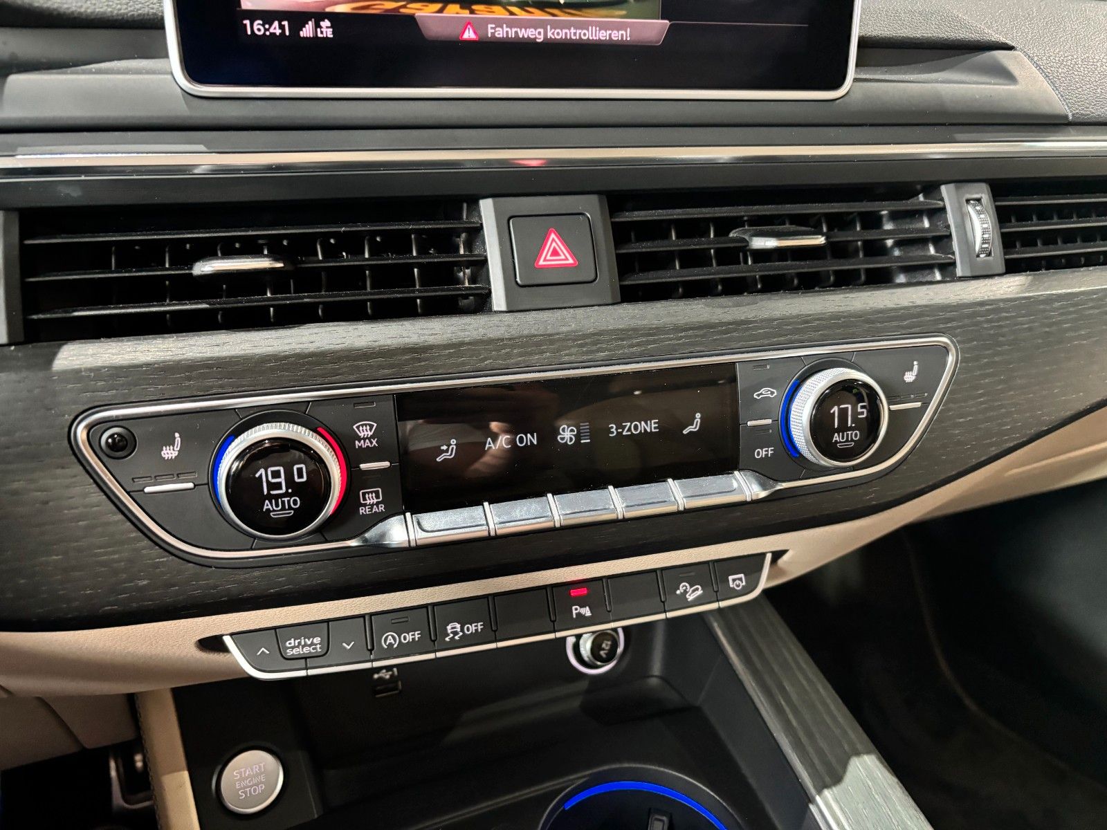 Fahrzeugabbildung Audi A4 Allroad quattro  VIRTUAL/AMBIENTE/KAMERA/SHZ/