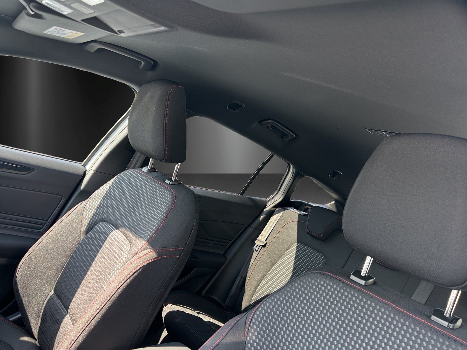 Fahrzeugabbildung Ford Focus Turnier 1,0 Ecoboost ST-Line