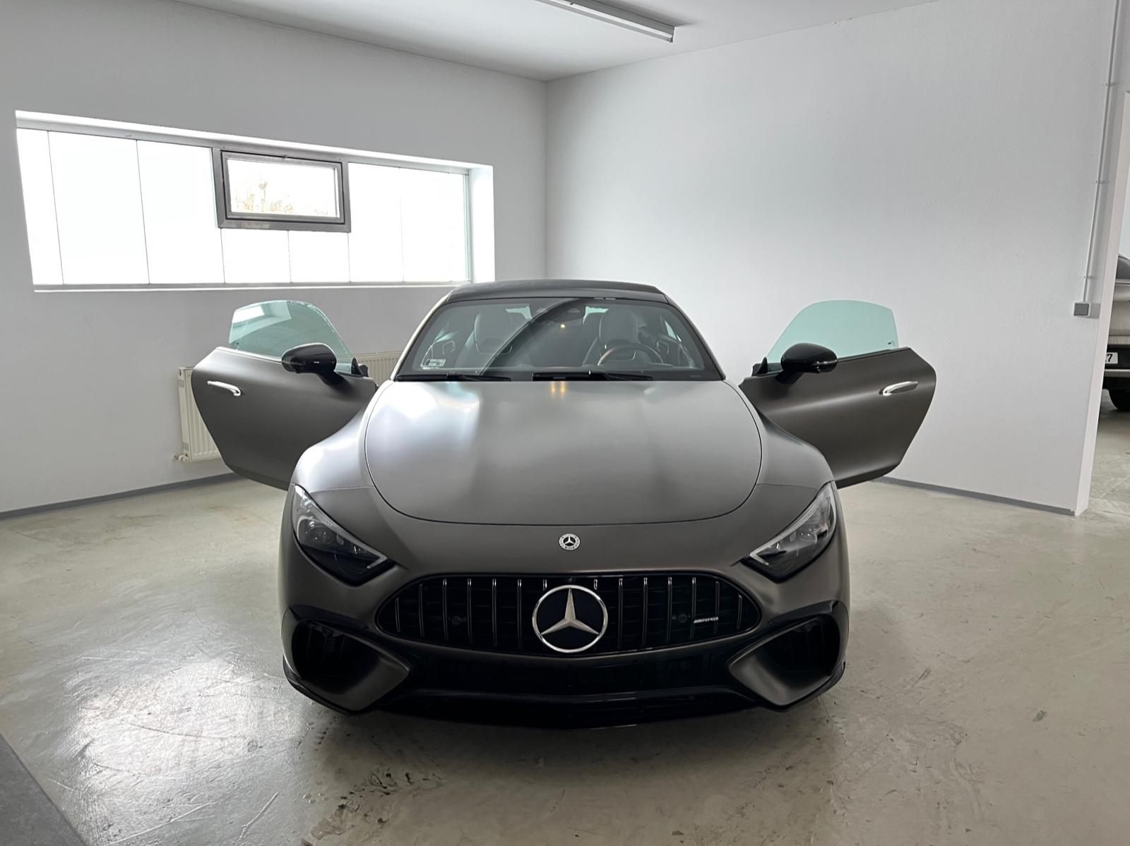 showroom-image-bottom