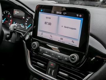 Ford Fiesta Titanium Abstandstempomat LED Sitzheizung
