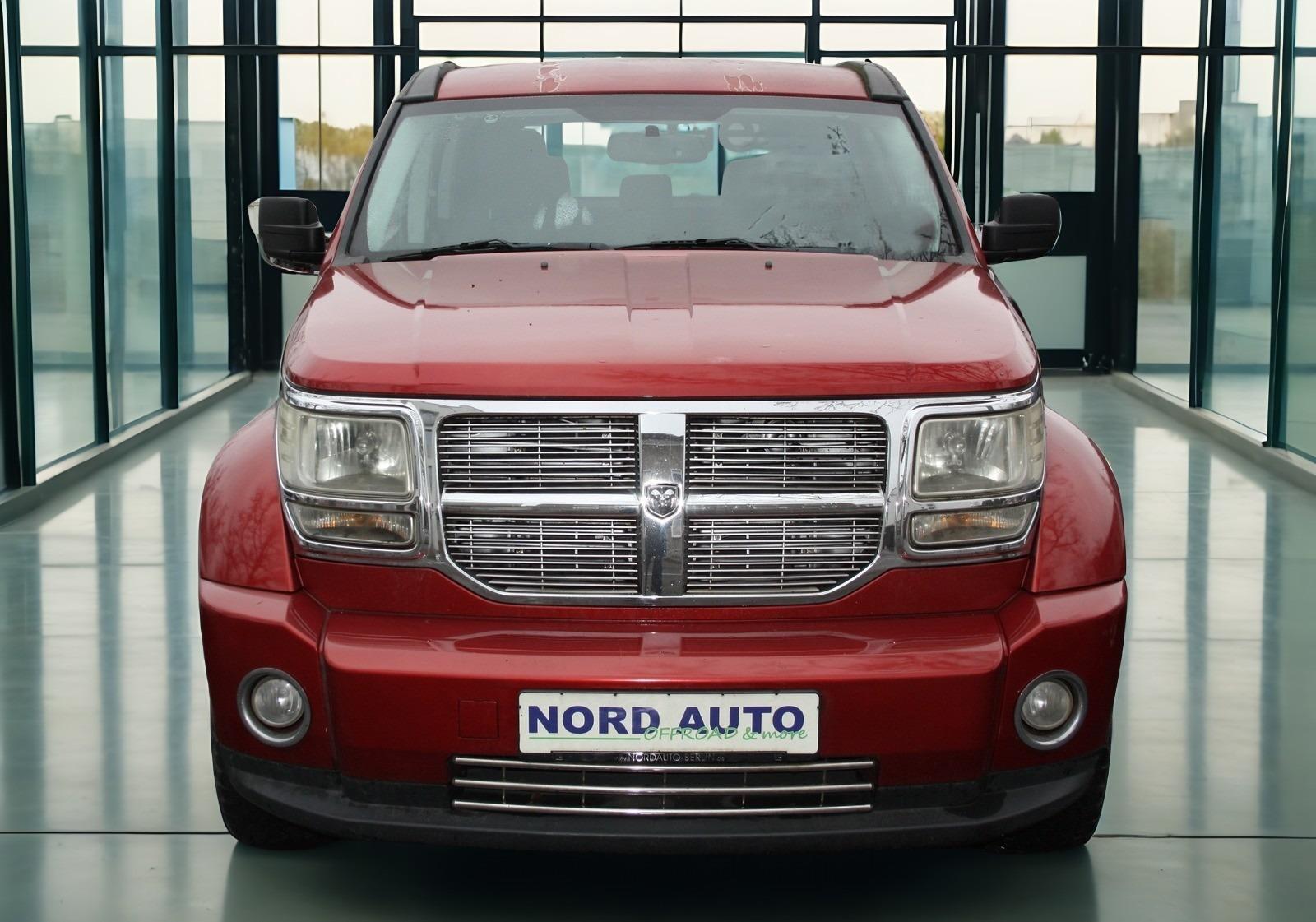 Dodge Nitro 2010 — rear view
