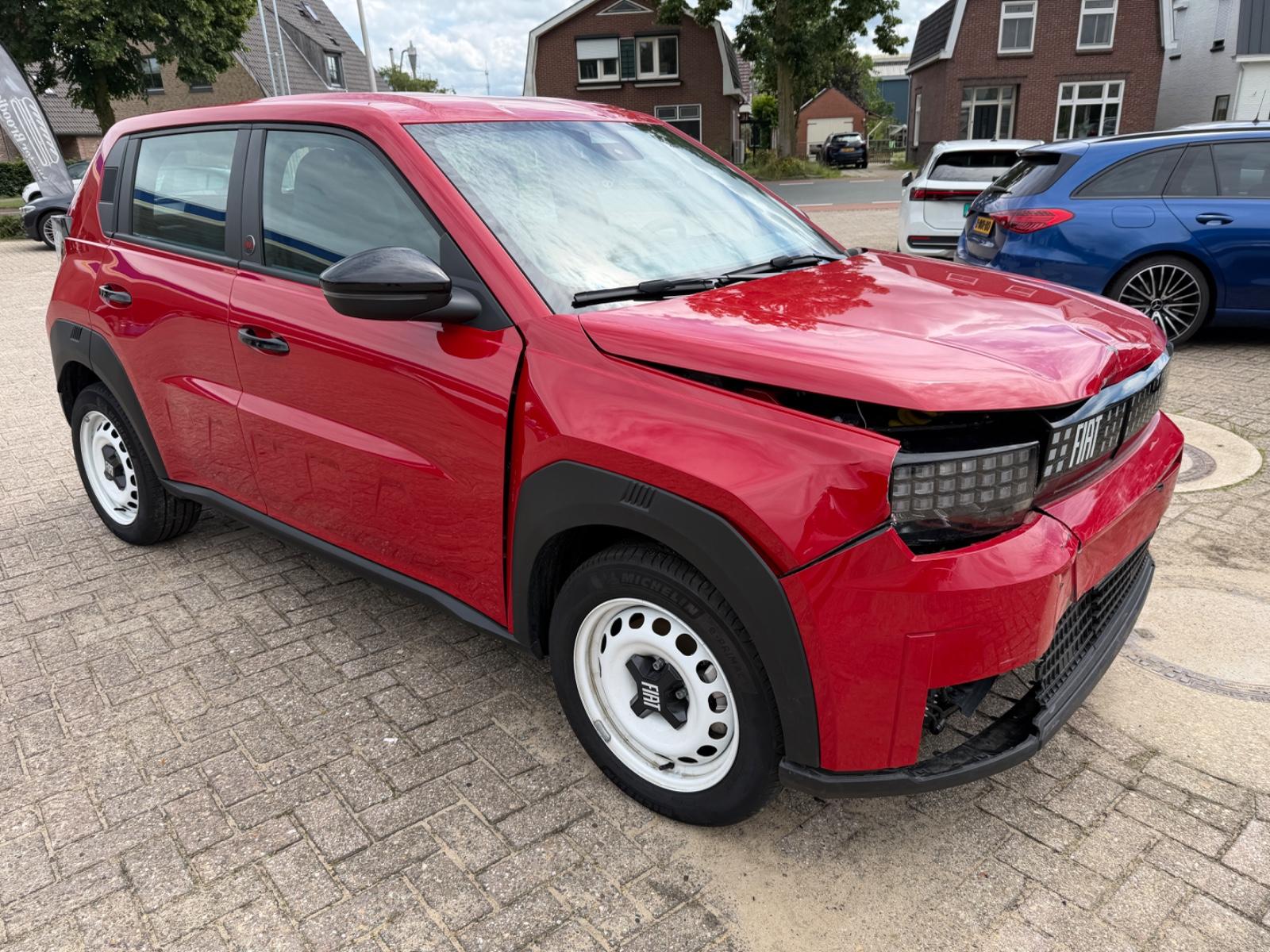 Fiat Grande Panda Elektro 83 kW Red