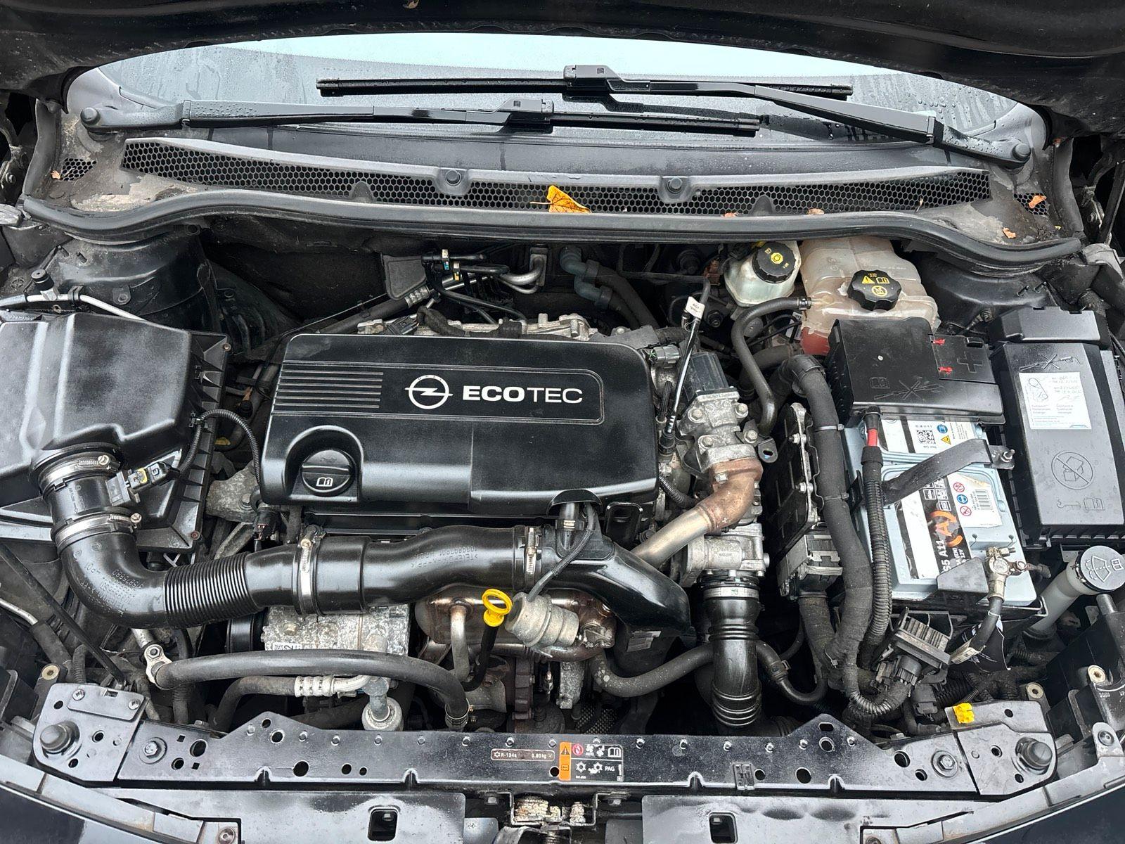 Opel Astra 2011 — photo 13