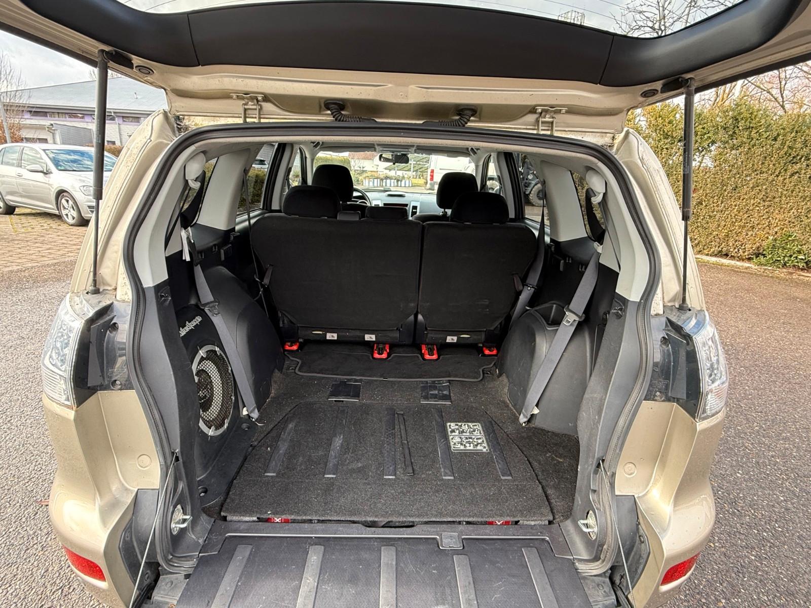 Mitsubishi Outlander 2.4-Allrad-Klima-7 Sitze-PDC-Tüv 07/28
