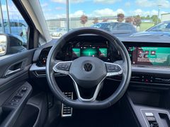 Fahrzeugabbildung Volkswagen Golf VIII Lim. Active eTSI *AHK*LED*TEMP*SHZ*