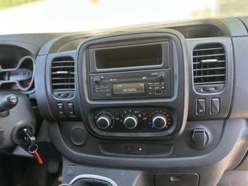 Renault Trafic - 11