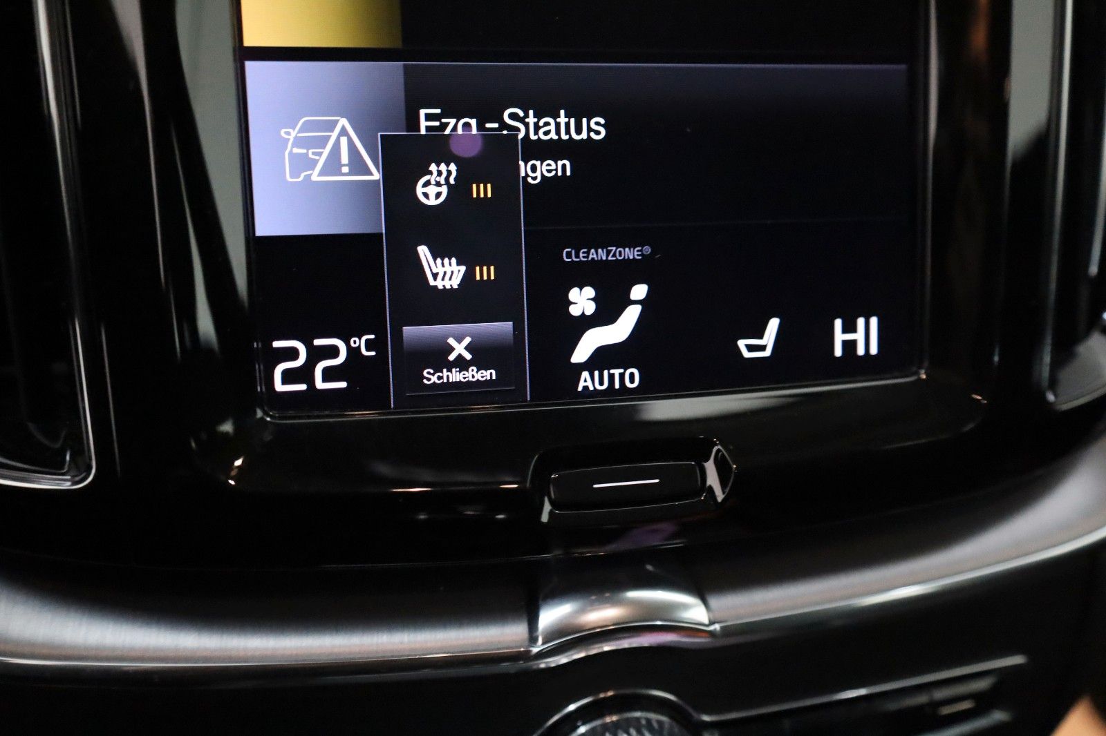 Fahrzeugabbildung Volvo XC60 D4 Momentum Pro,Leder,Navi,LED,SH