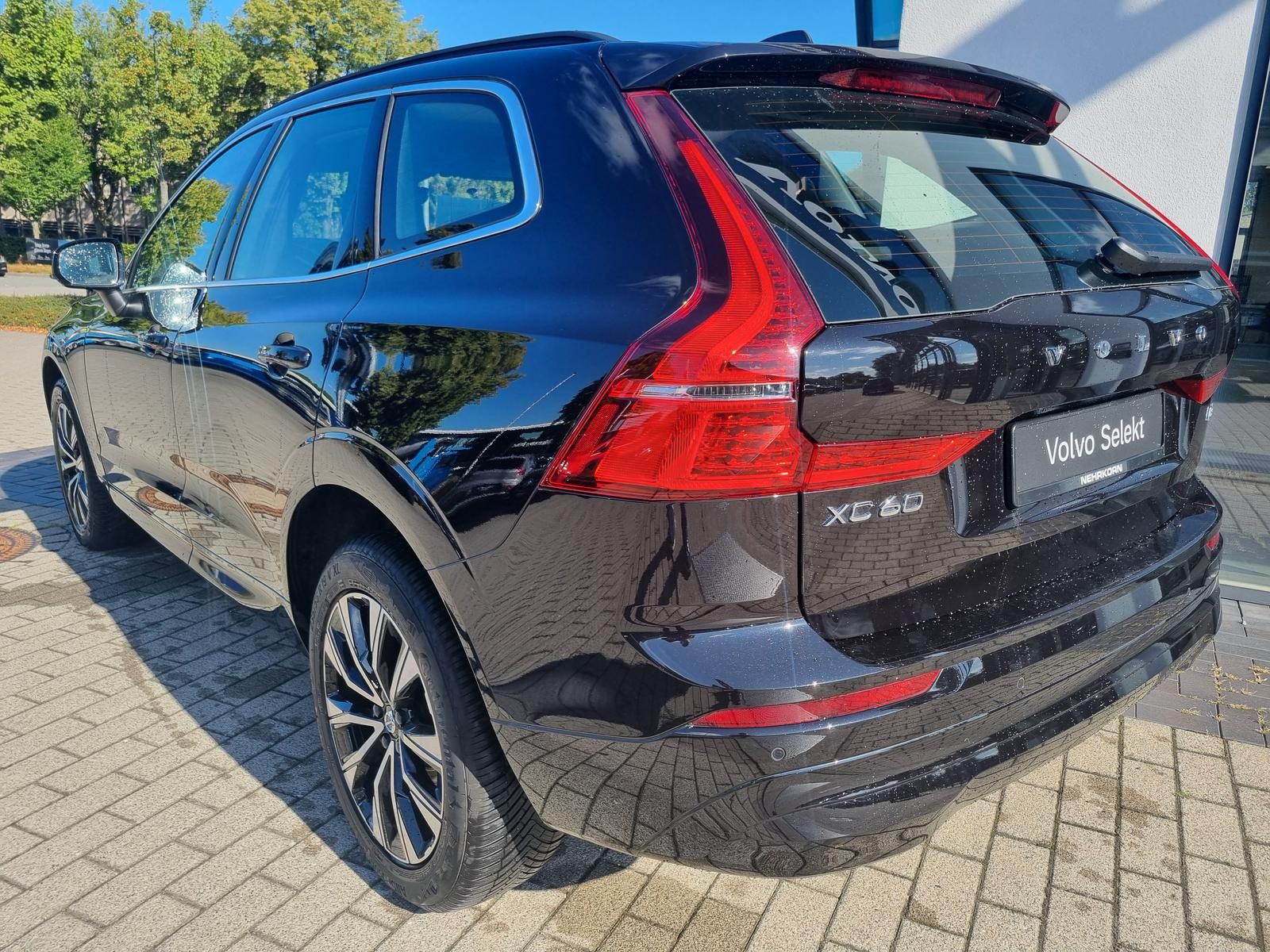 Fahrzeugabbildung Volvo XC60 B4 D 2wd Core 'ACC,BLIS, Kurvenlicht'