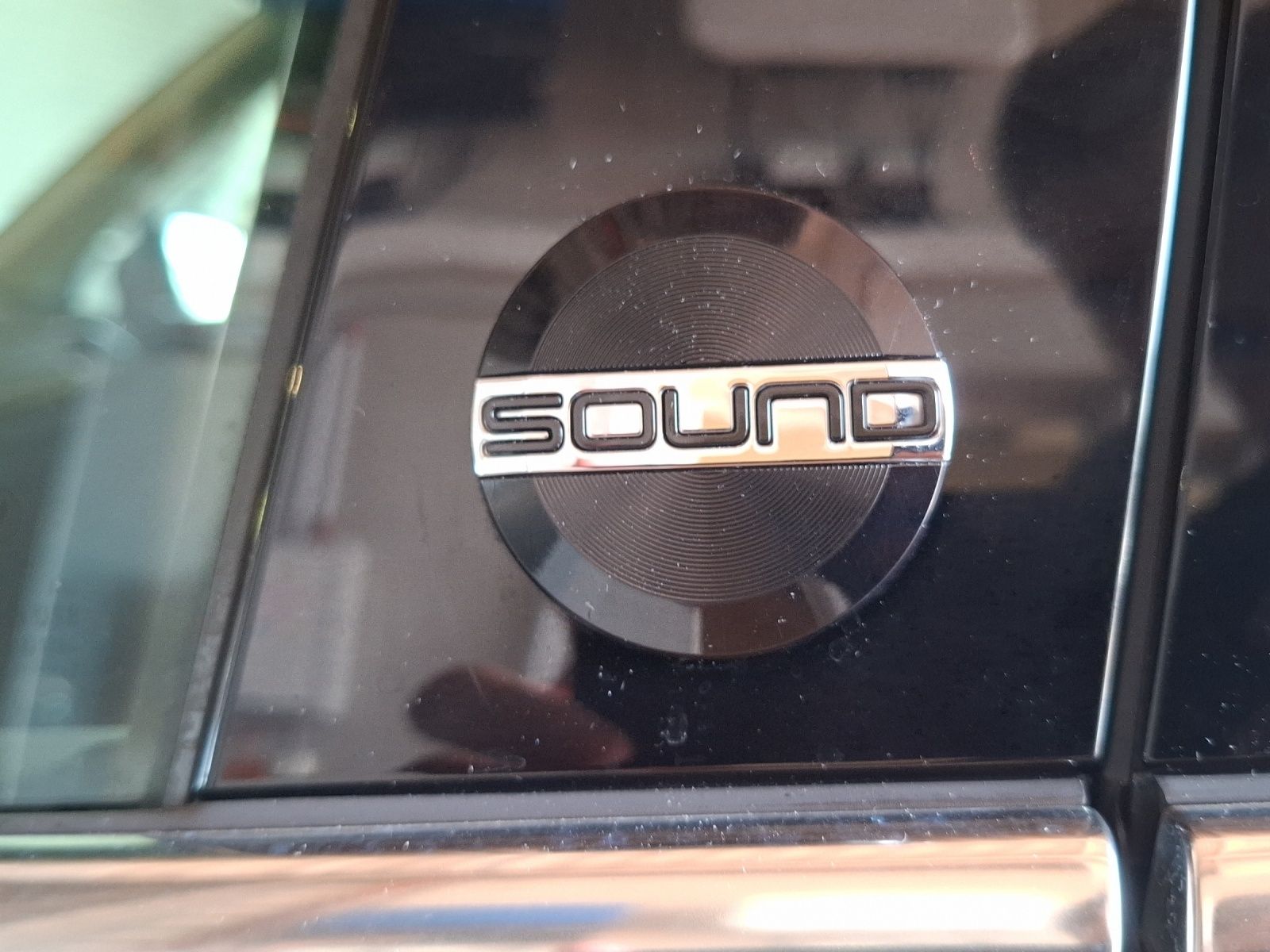 Fahrzeugabbildung Volkswagen Tiguan TDI Sound 4M LED AHK Navi ACC PDC SHZ