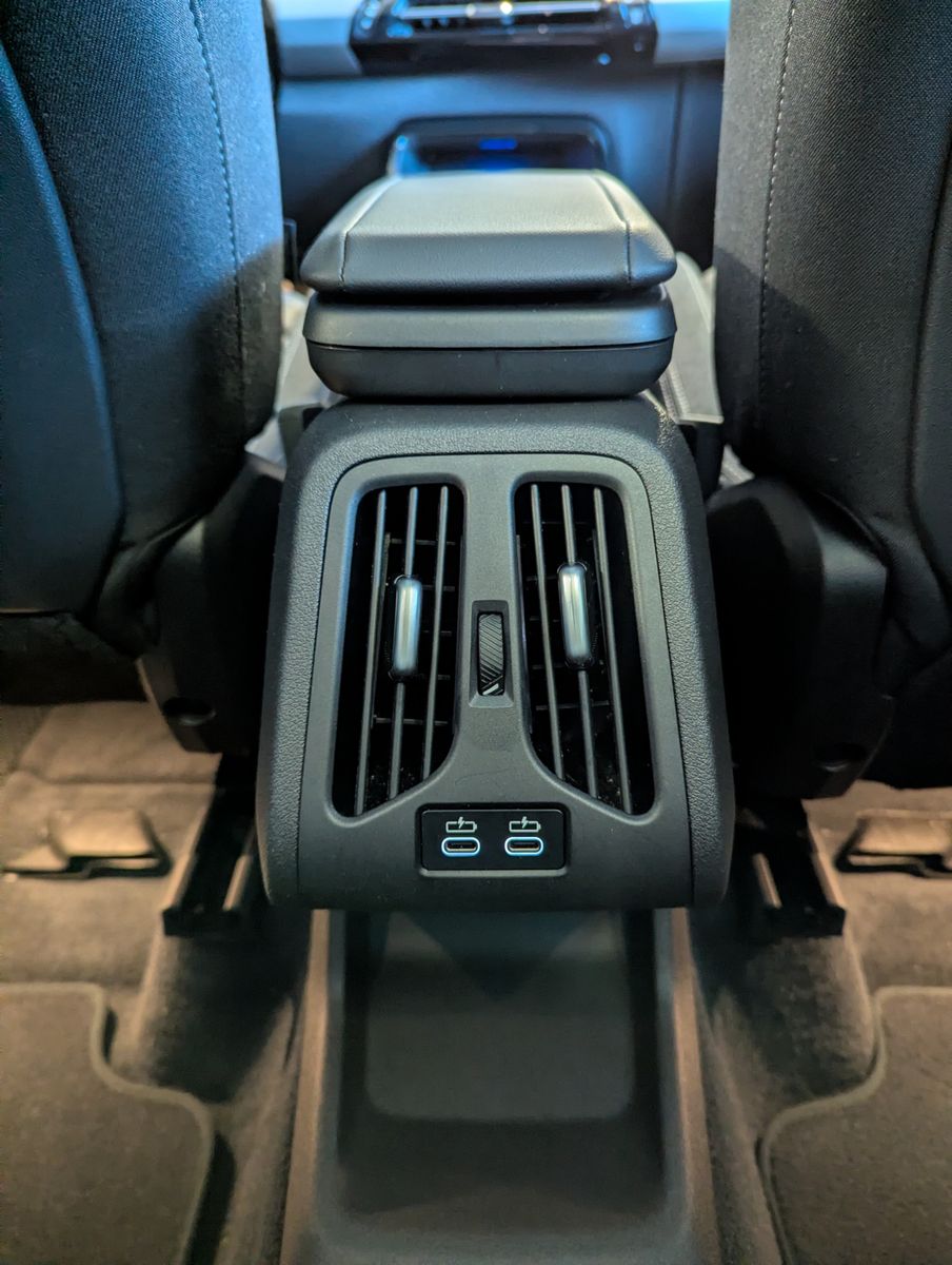 BMW 218 Active Tourer i Panorama Sport-Sitze AHK - Image 23