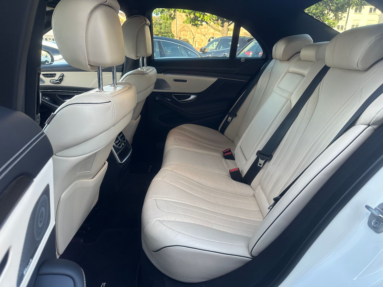 Fahrzeugabbildung Mercedes-Benz S 560 4MATIC*AMG LINE+MOD.2018*