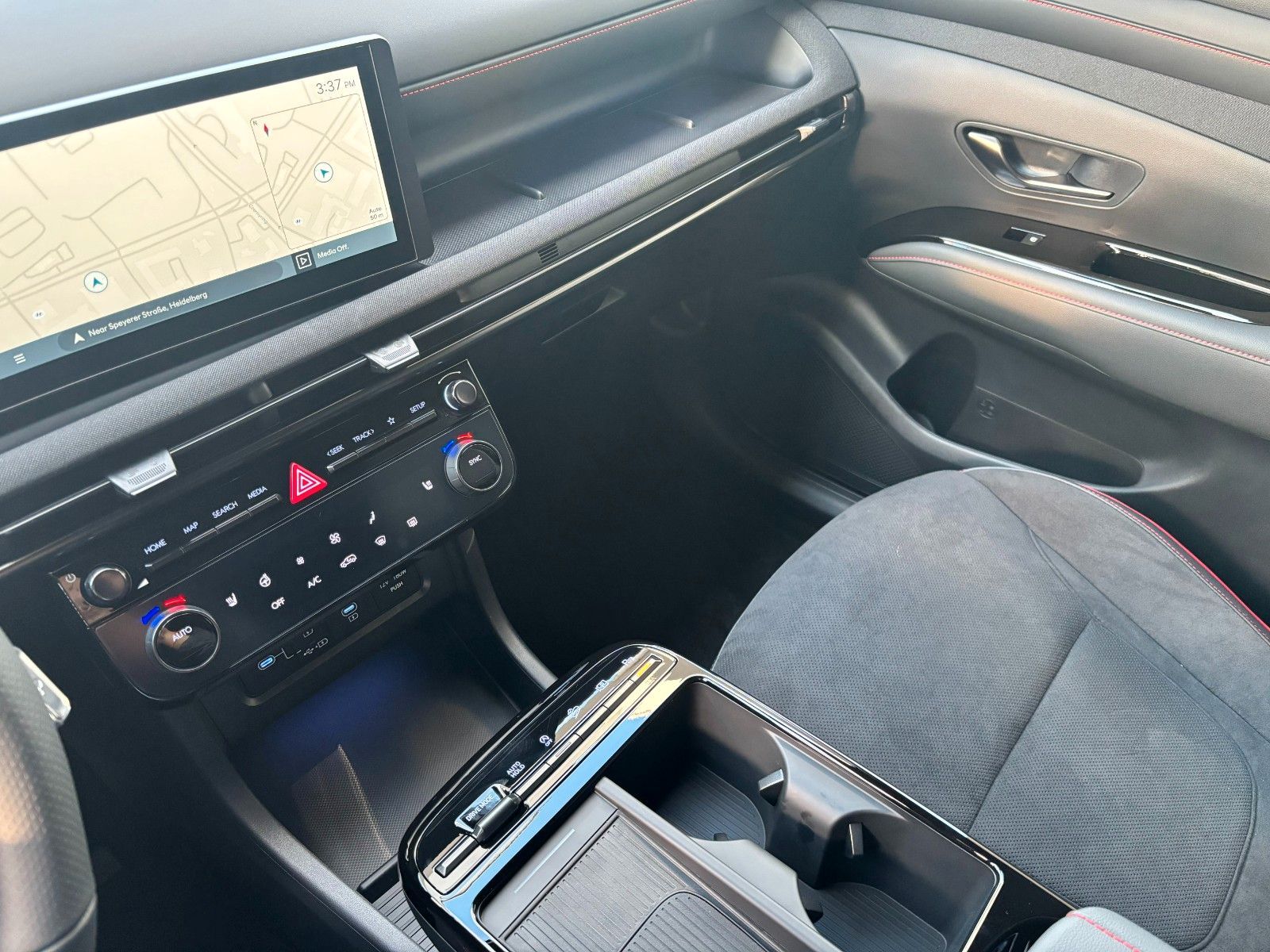 Fahrzeugabbildung Hyundai Tucson 1.6 T-GDI N Line KlimaA,LED,Navi,SHZ,ACC