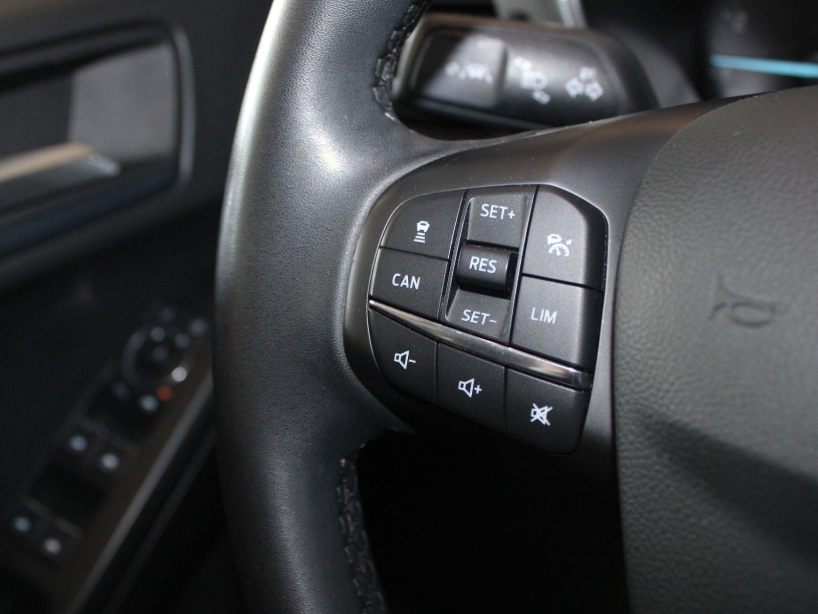 Fahrzeugabbildung Ford Focus Active Turnier LED NAVI WinterPaket uvm.