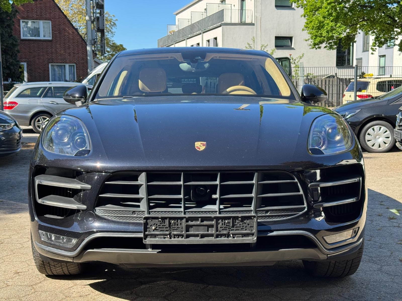 Porsche Macan Turbo Kamera Pano Sitzbelüftung Bose