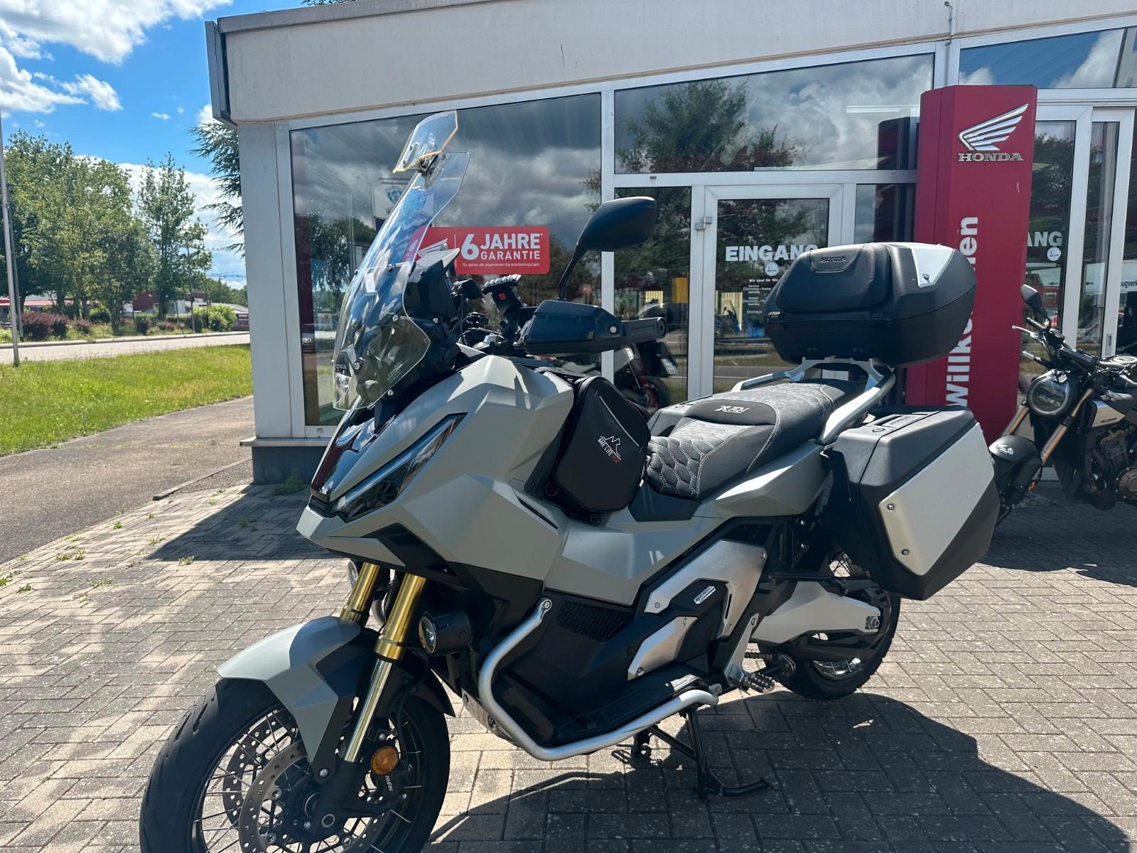 Honda X ADV 750  1.hand + viel Zubehör