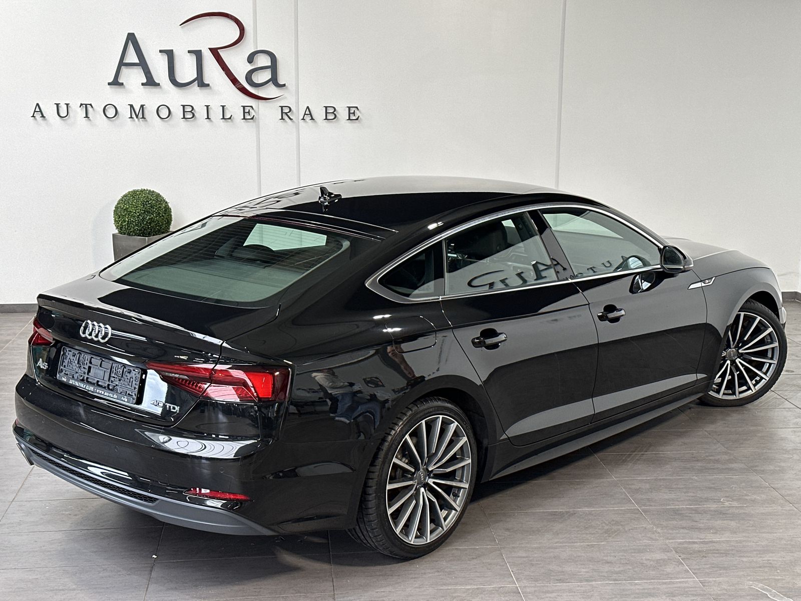 Fahrzeugabbildung Audi A5 40 TDI S-Line Aut. NAV+LED+ACC+AHK+19ZOLL+2HD