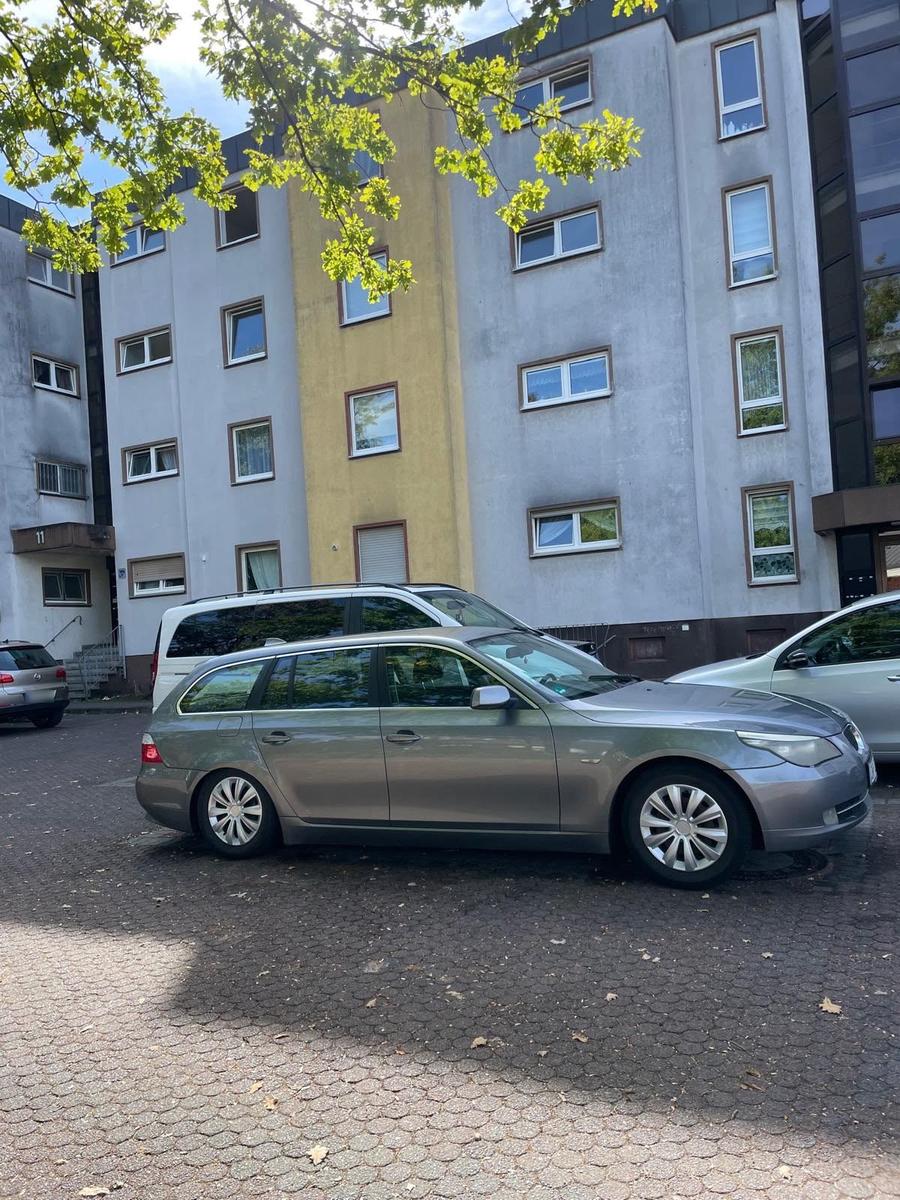 BMW 523