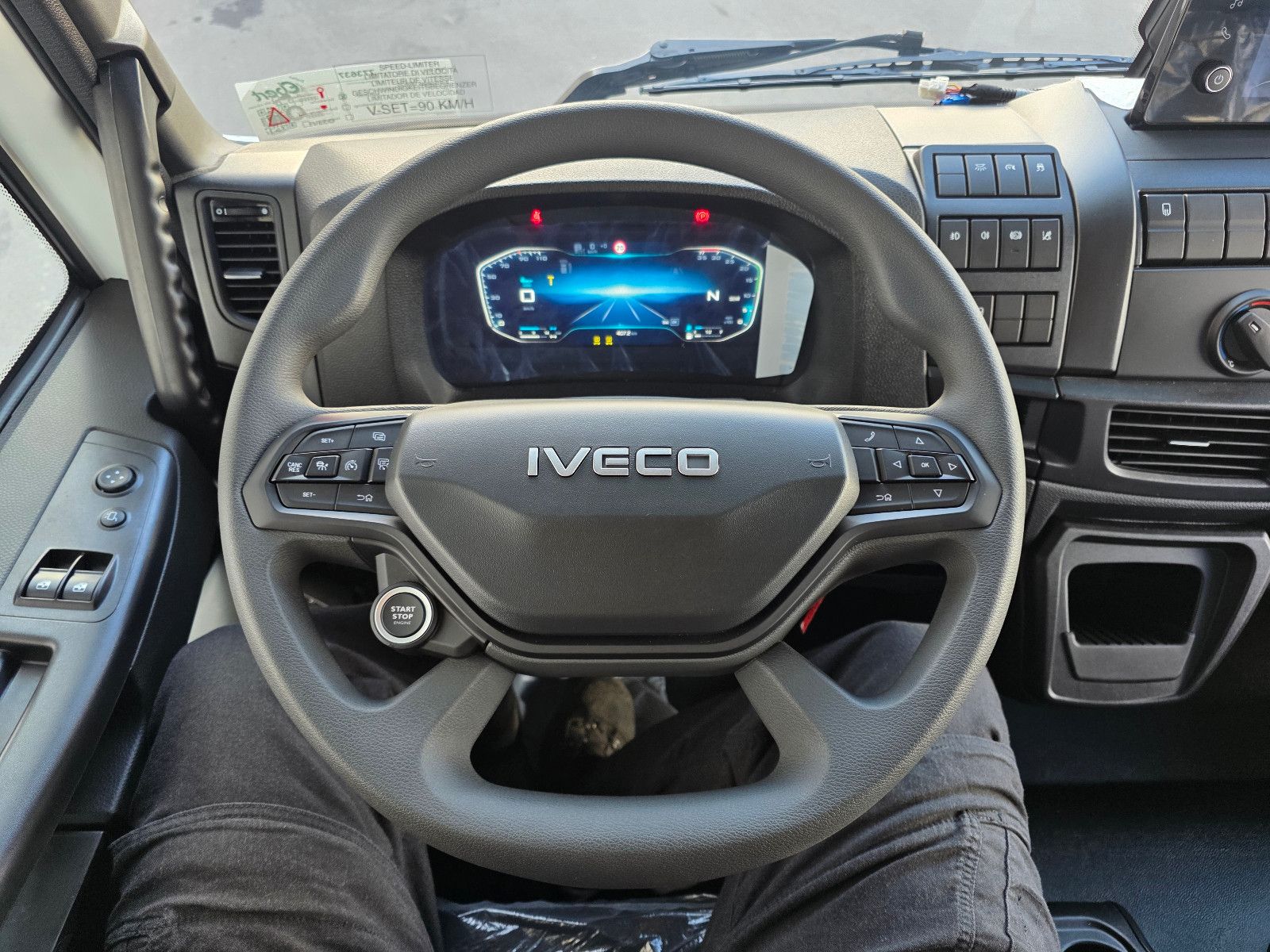 Fahrzeugabbildung Iveco Eurocargo ML160E32 4x2 Kipper, Klima, 2 x AHK