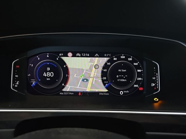 Fahrzeugabbildung Volkswagen Tiguan 1.5 TSI 6-Gang MOVE AHK NAVI MATRIX 360°