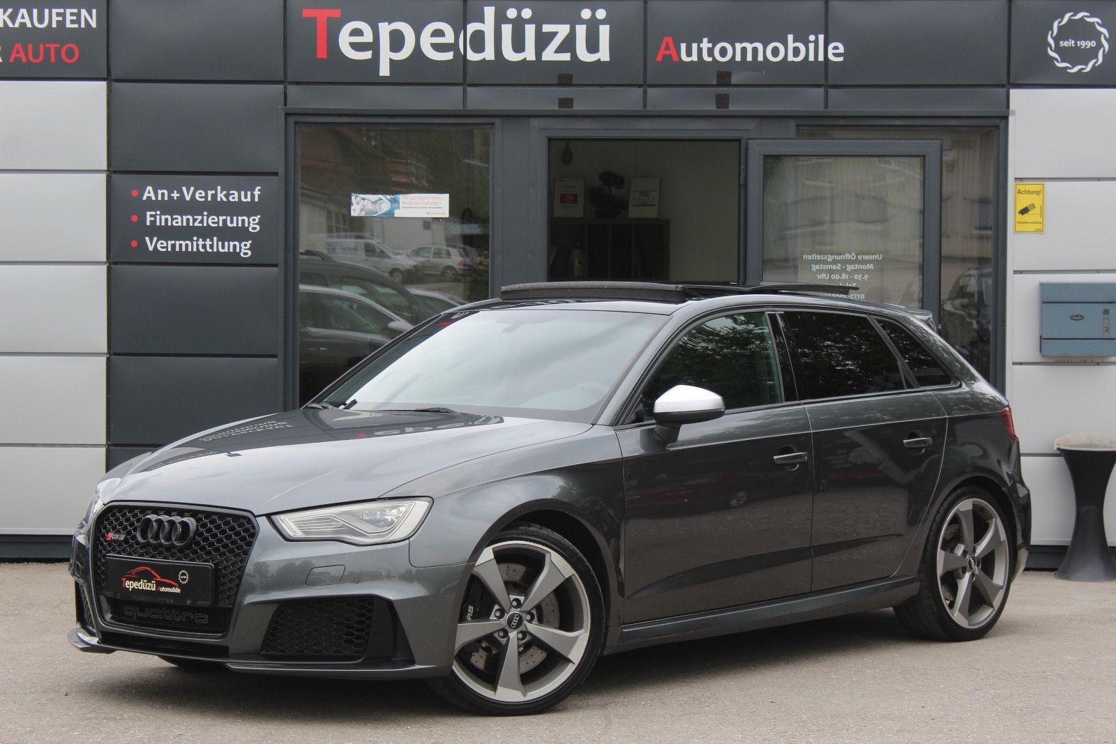 AUDI RS3 Sportback 2.5 TFSI quattro*RS SITZE-AGA*PANO