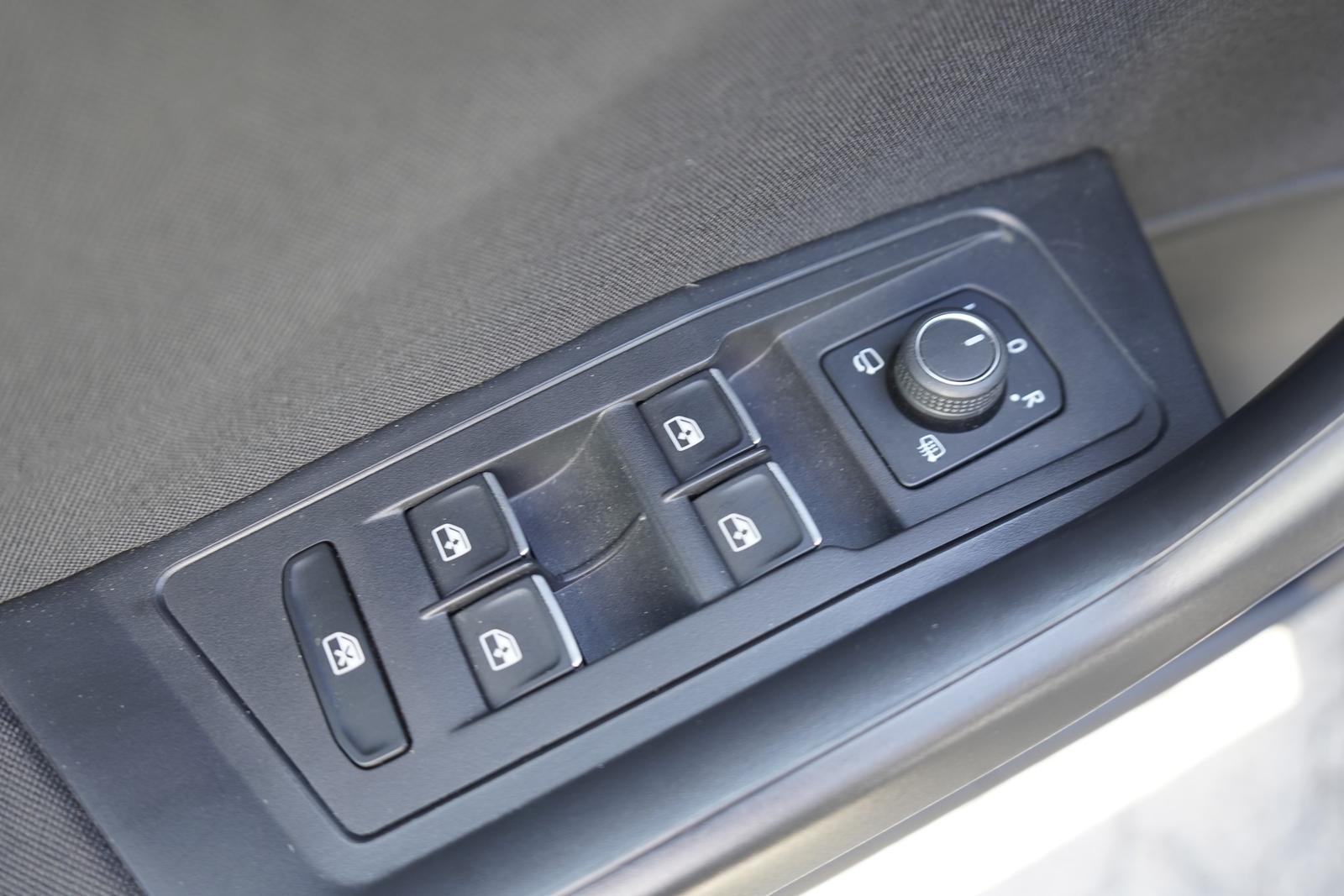 Volkswagen T-Roc 1.5 Active DSG LED Navi Klimaaut. PDC, миниатюра 27