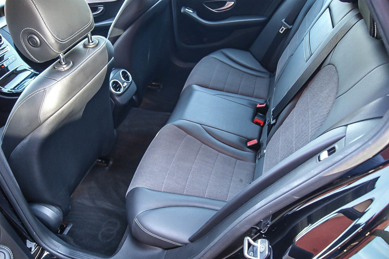 Fahrzeugabbildung Mercedes-Benz C 180 T CGI Avantgarde AHK LED NAVI SITZH