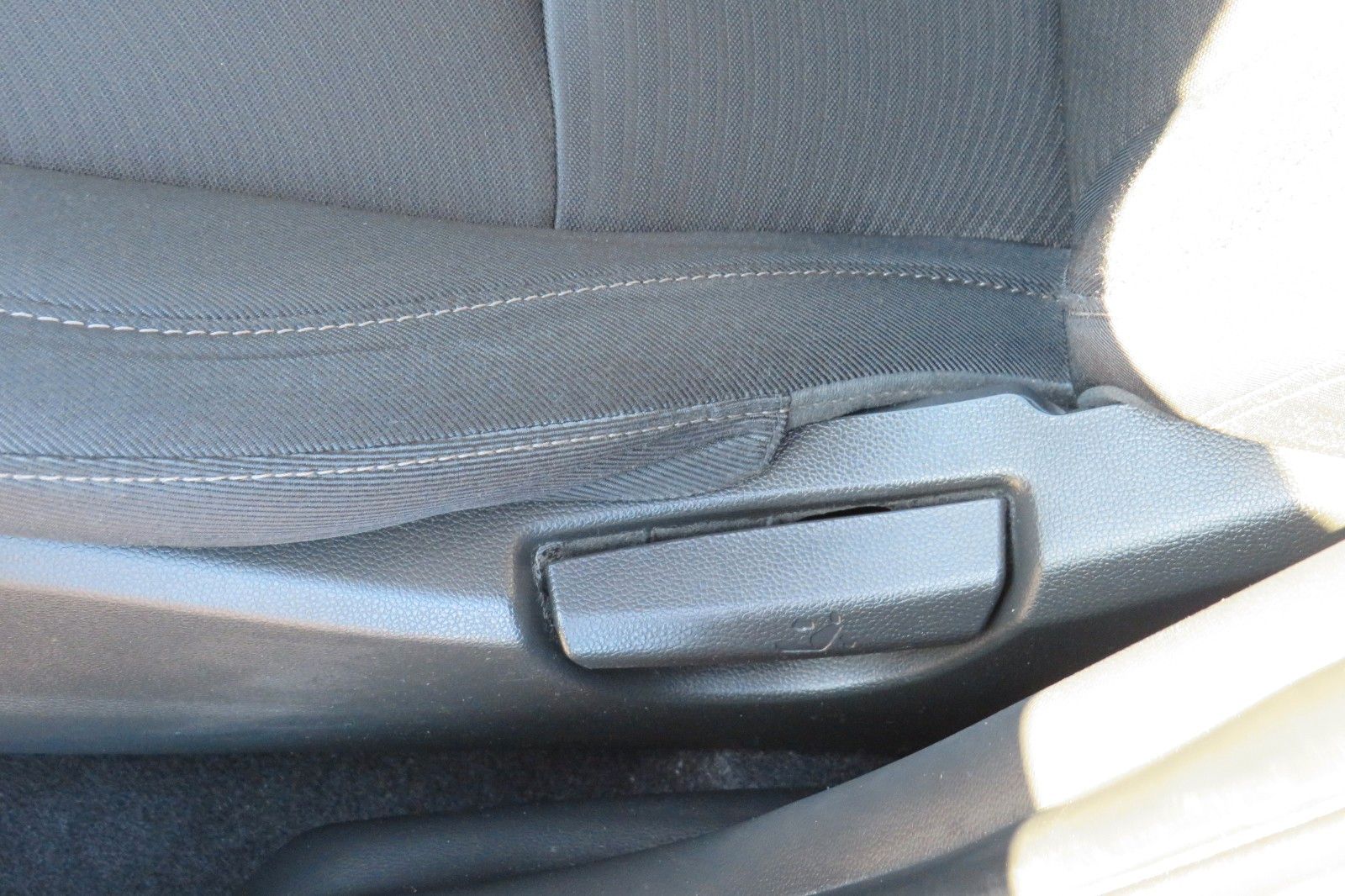 Fahrzeugabbildung Hyundai i10 4-TÜREN KLIMA PDC ALU SCHECKHEFT