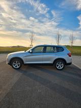 BMW X3 xDrive20i wenig Km AHK 8xALU Wartg.neu Garage - BMW iX3: Privatanbieter
