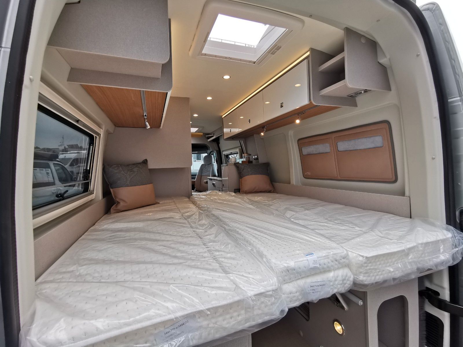 Fahrzeugabbildung Bürstner Delfin Limited C 621 - SIE SPAREN 19.253 € !!!