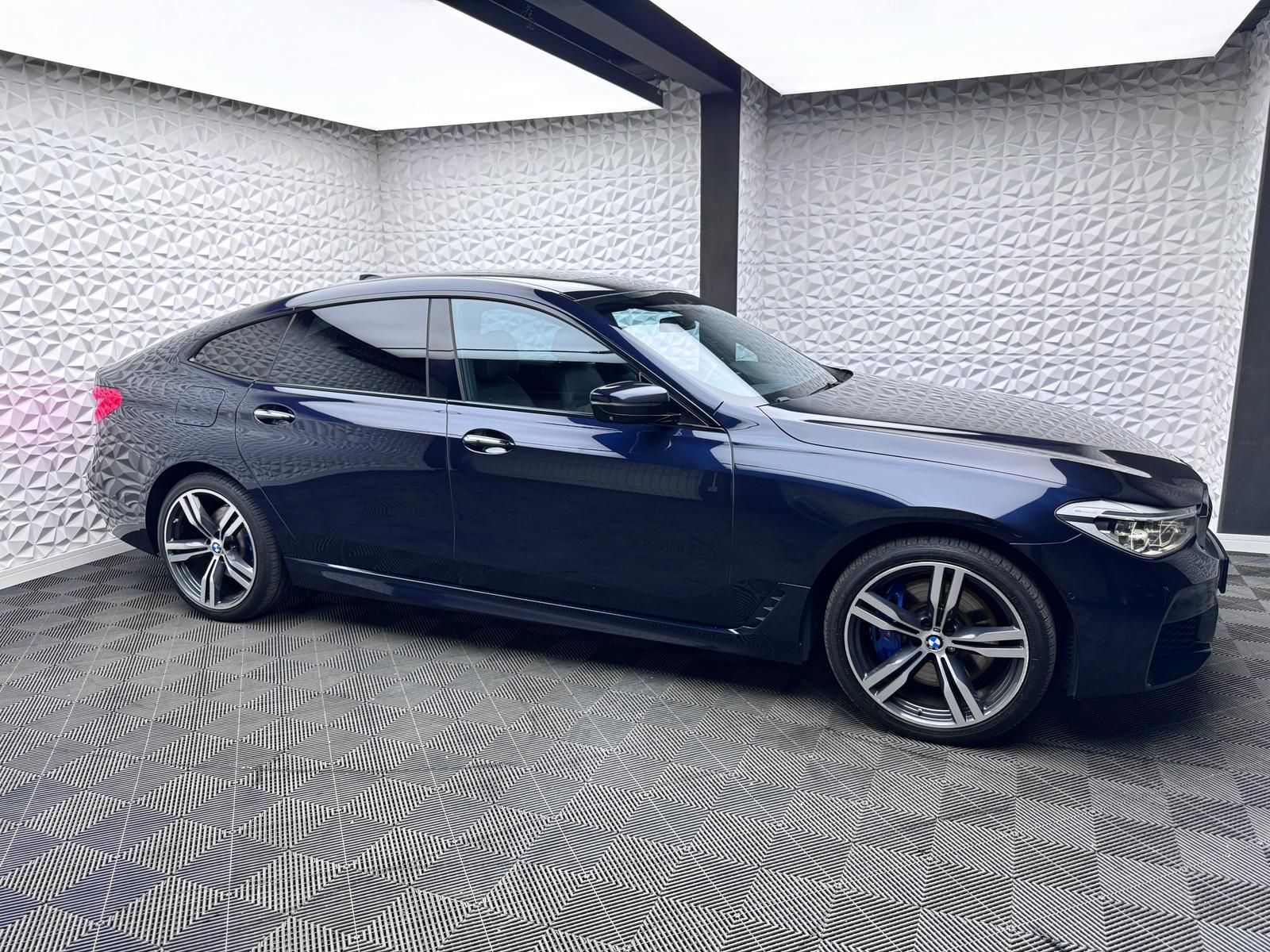 Fahrzeugabbildung BMW XDR/M-PAKET/AKTIVLENK/NIGHTV/ACC/H&K/LUFT/PANO