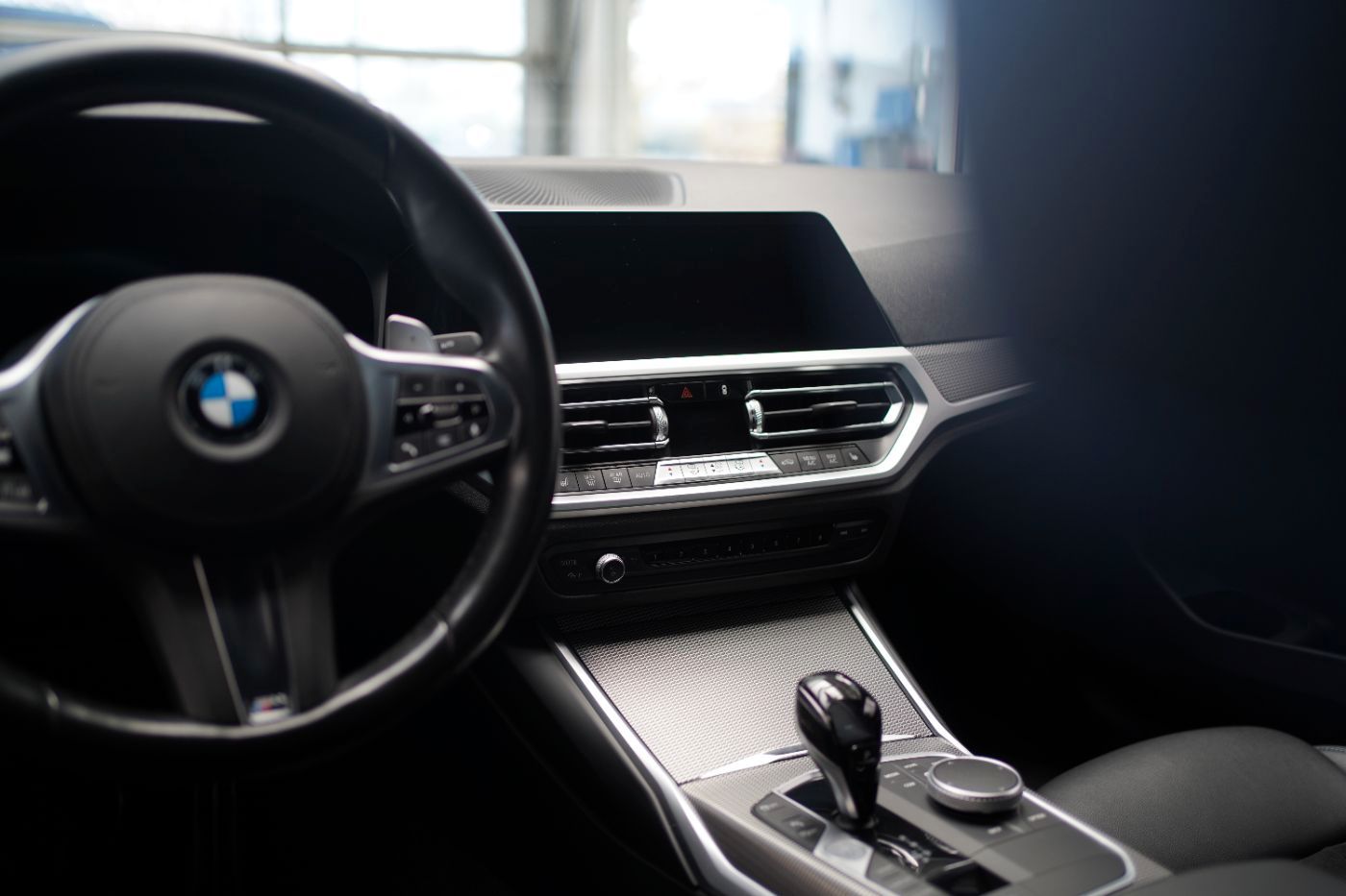 Fahrzeugabbildung BMW 320i xDrive M Sport Parkassist+AHK+HiFi+Alarmanl