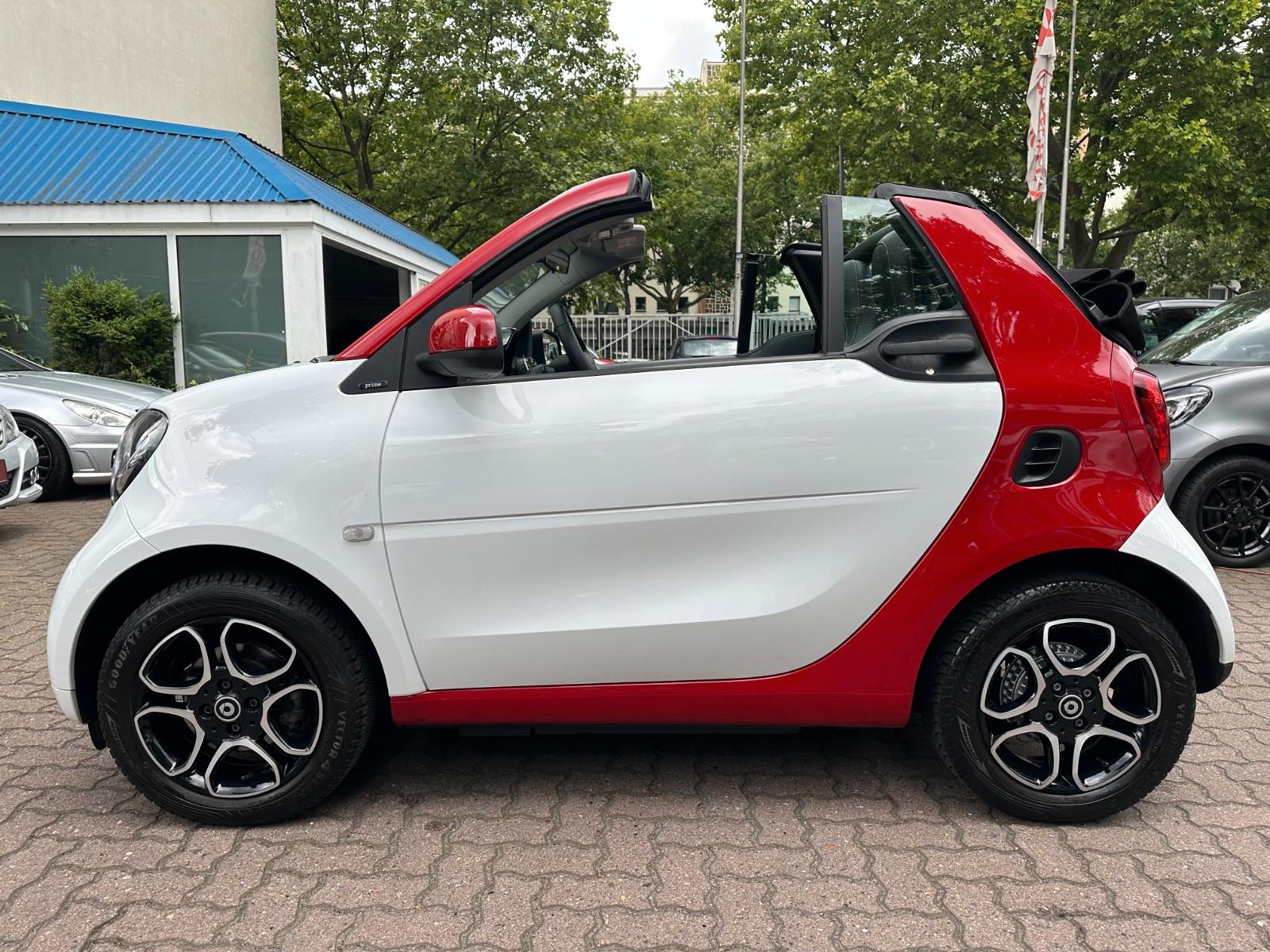 Smart fortwo cabrio 66kW DCT prime*LEDER*NAVI*SHZ*PTS