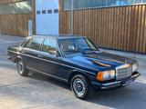 Mercedes-Benz 240D W123er Diesel mit 5-Gang Getriebe - Mercedes-Benz W123 mit Diesel-Antrieb
