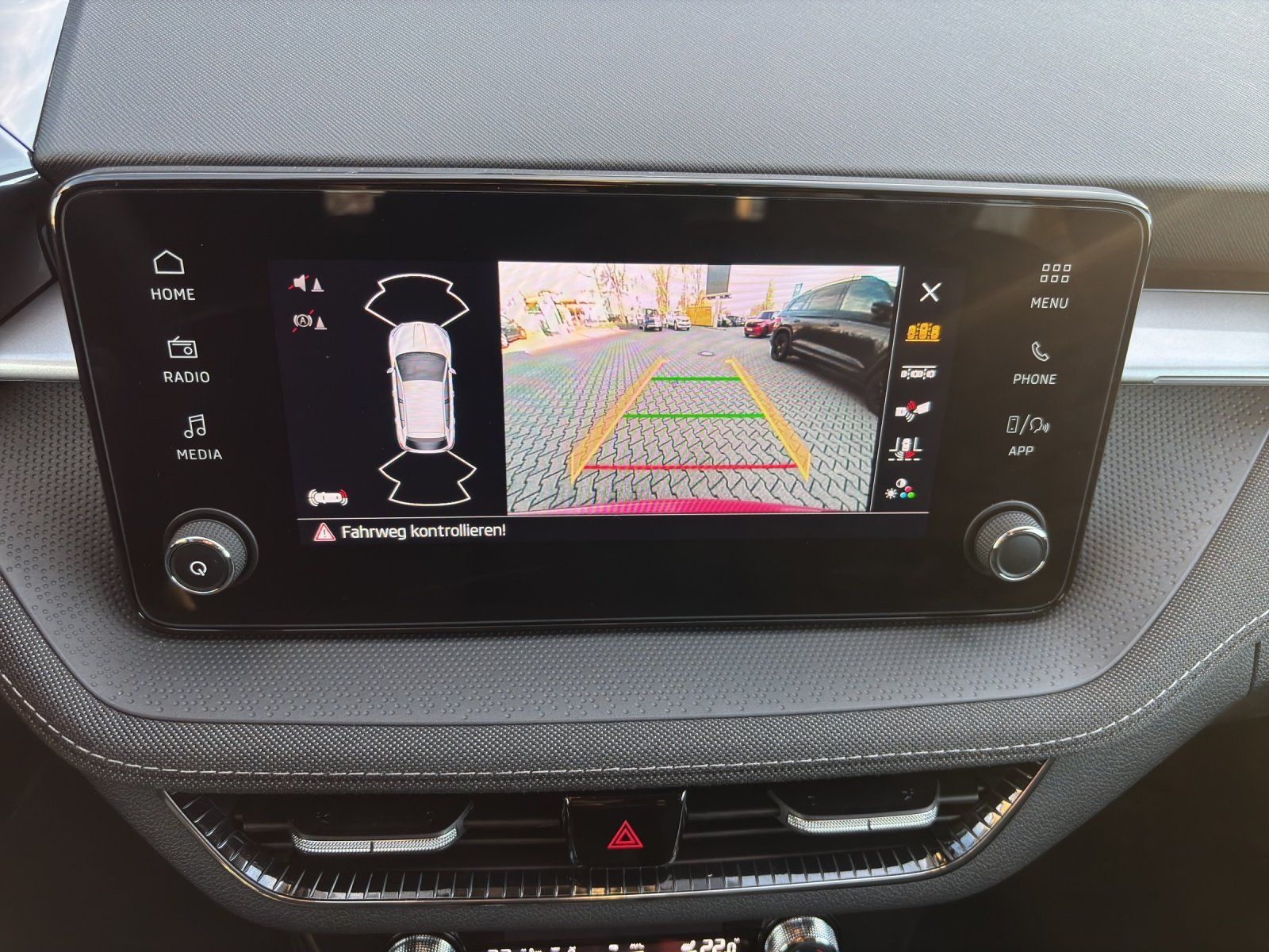 Fahrzeugabbildung SKODA Fabia Tour 1,0 TSI 85 kW DSG