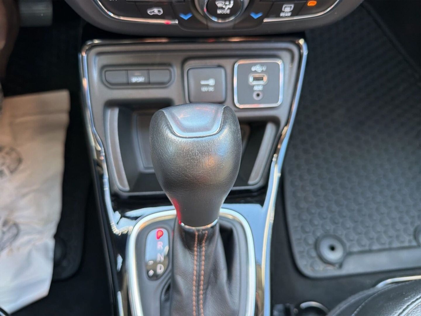 Fahrzeugabbildung Jeep Compass COMPASS LIMITED GSE 150PS DCT
