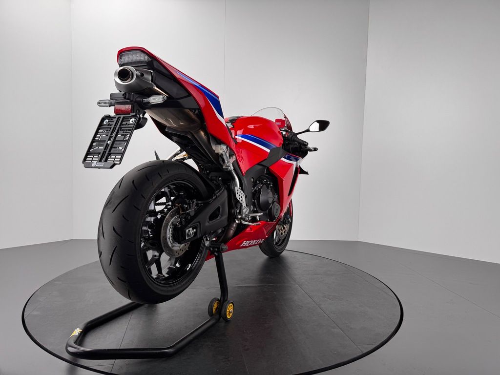 Fahrzeugabbildung Honda CBR 600 RR *NEUWERTIG *1850 KM