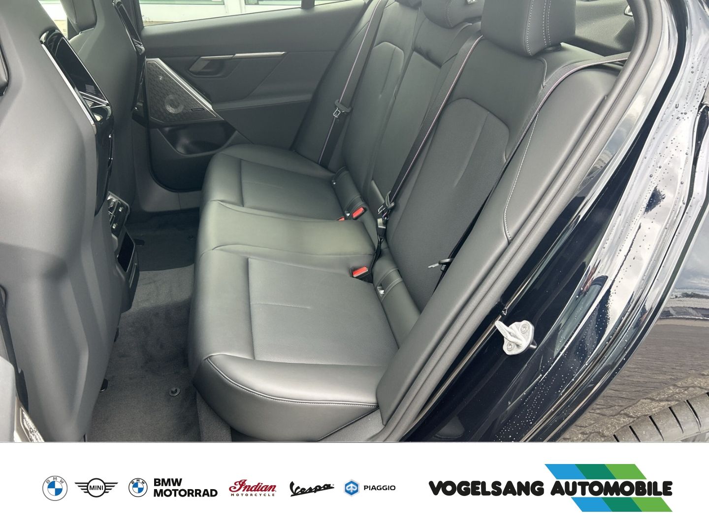 Fahrzeugabbildung BMW 550 e xDrive M Sport Park-Assistent Sportpaket H