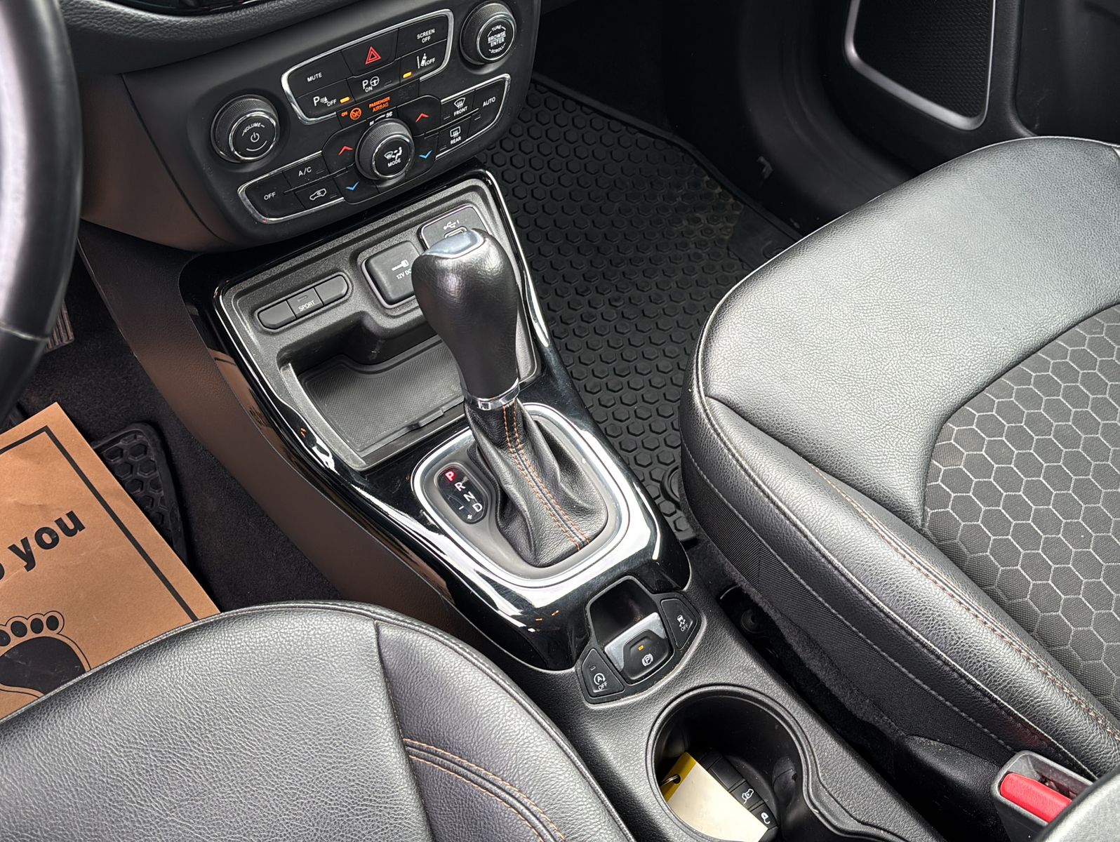 Fahrzeugabbildung Jeep Compass Limited FWD