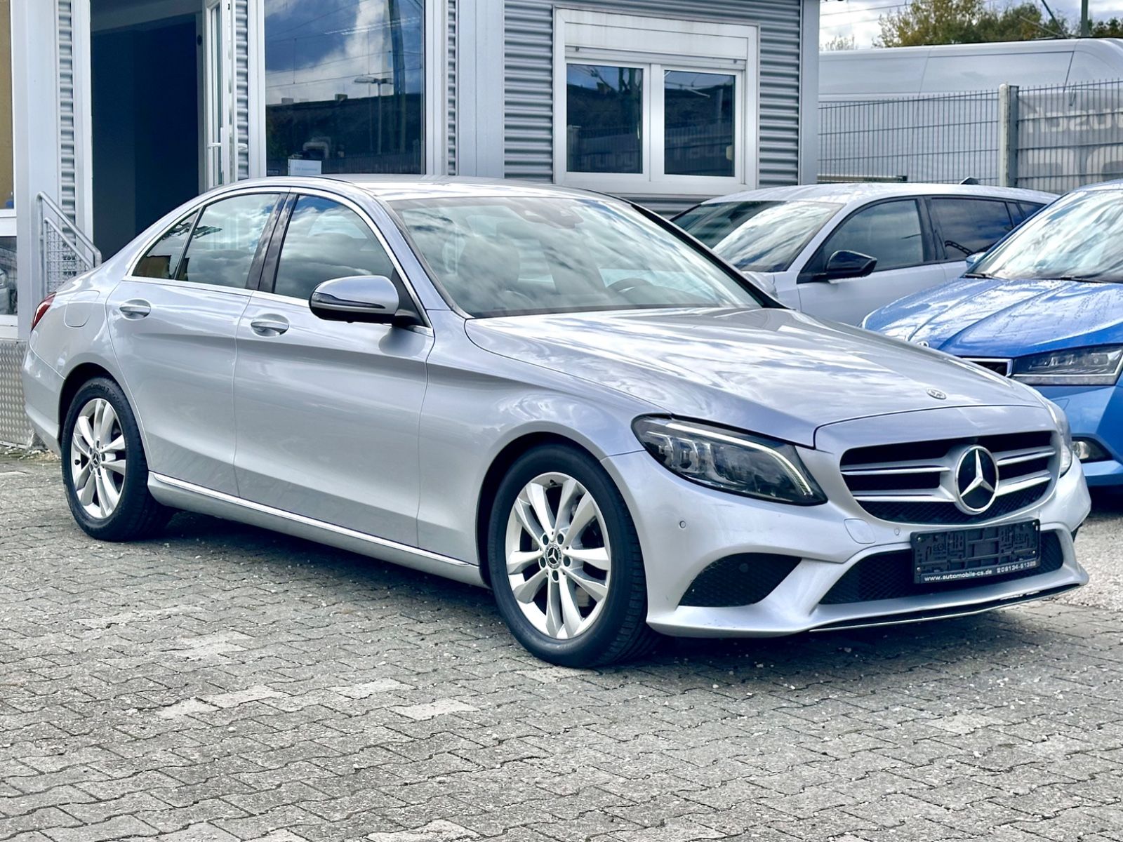 Fahrzeugabbildung Mercedes-Benz C 220 d AVANTGARDE BUSINESS*KAMERA+HEAD-UP*