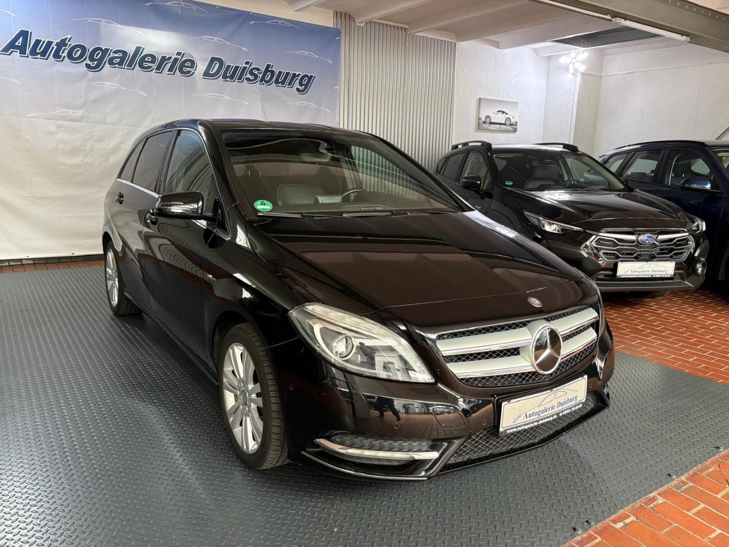 Mercedes-Benz B 180 Sportpaket Navi Bi-Xenon Klimaautom SHZ Pa